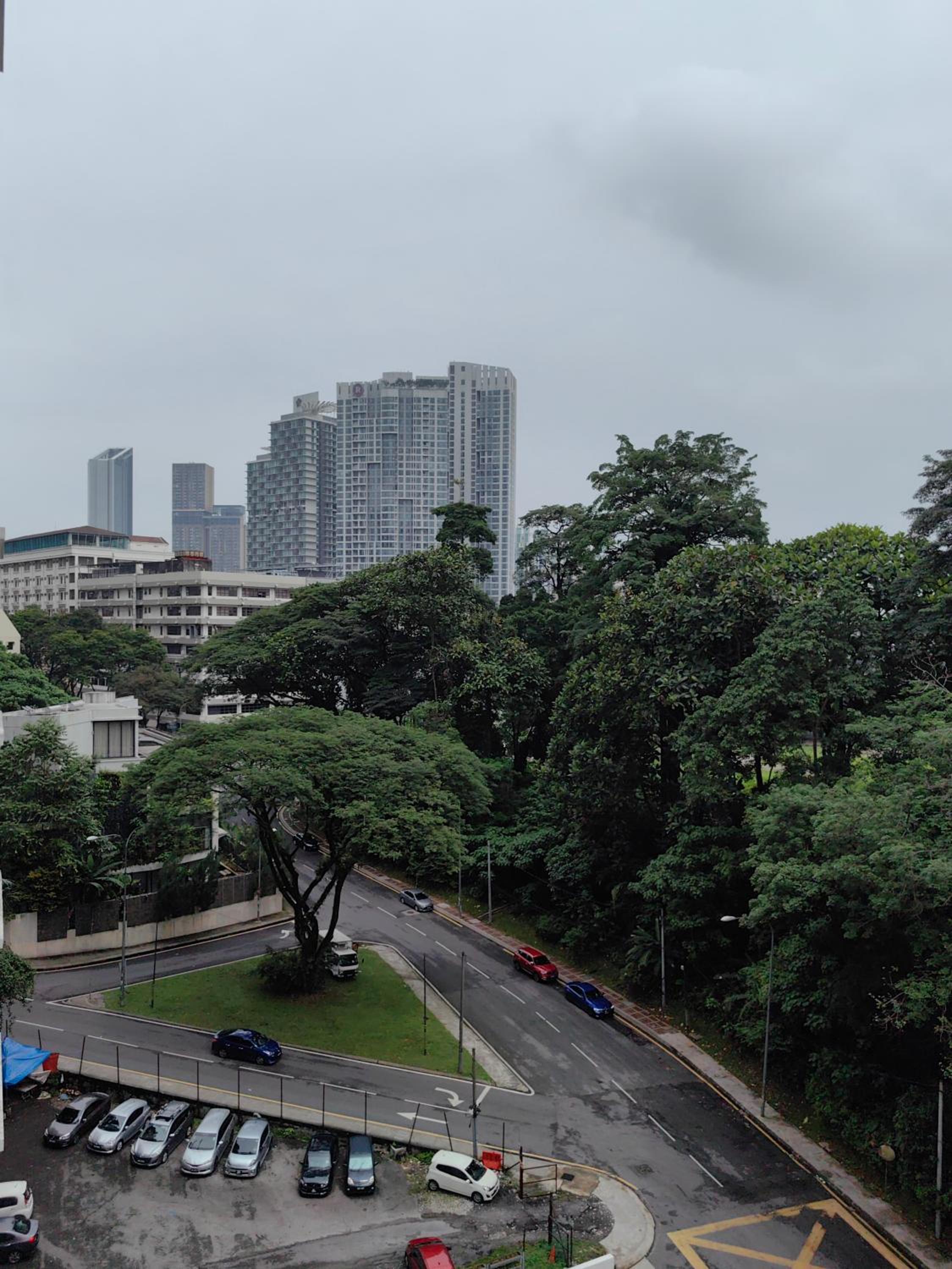 703 KLCC 5 minutes to Alor Street Ceylon Pavilion 3 Room Apt for 10 Pax