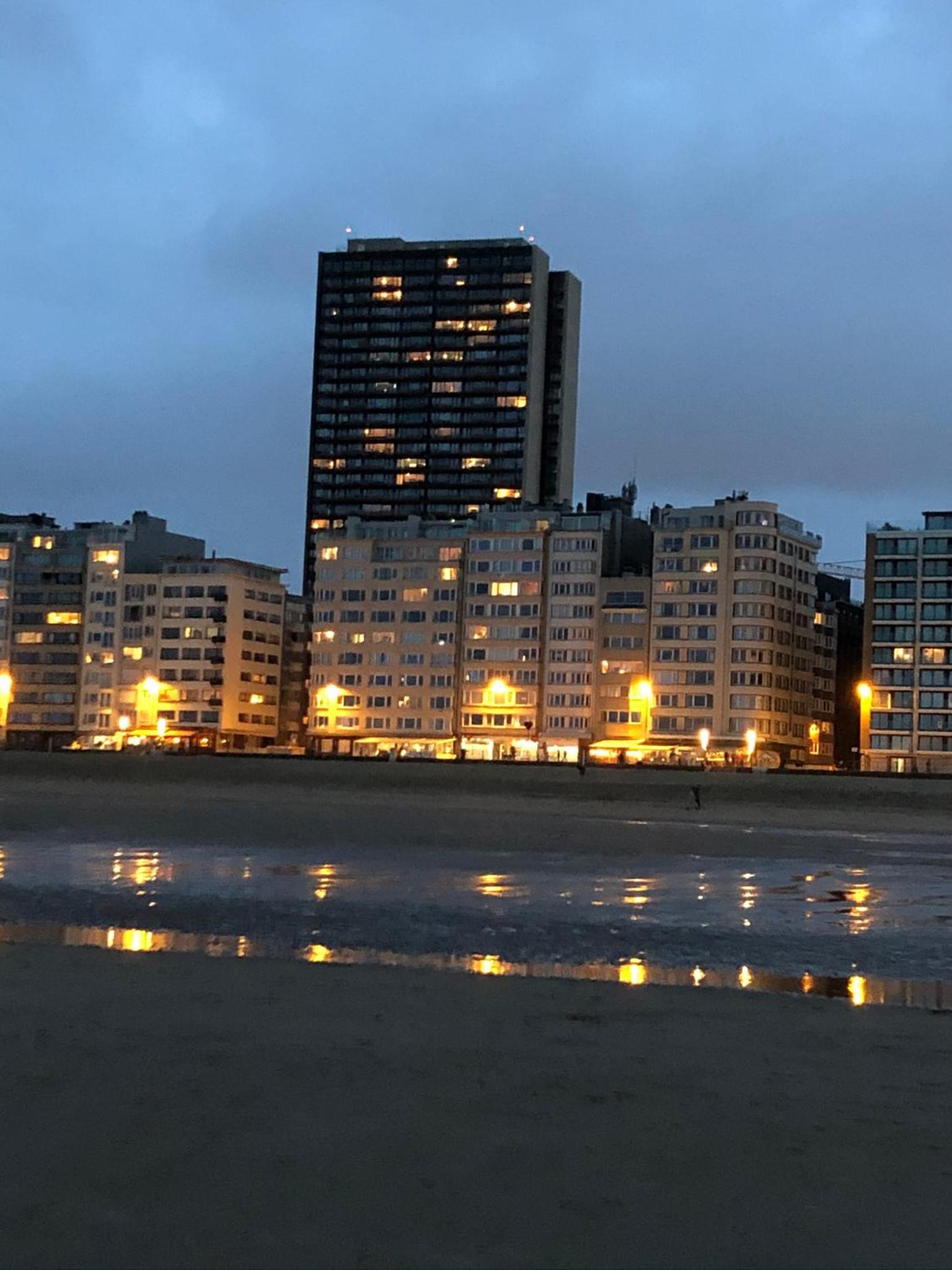 Ma Mère Beach Condo Oostende