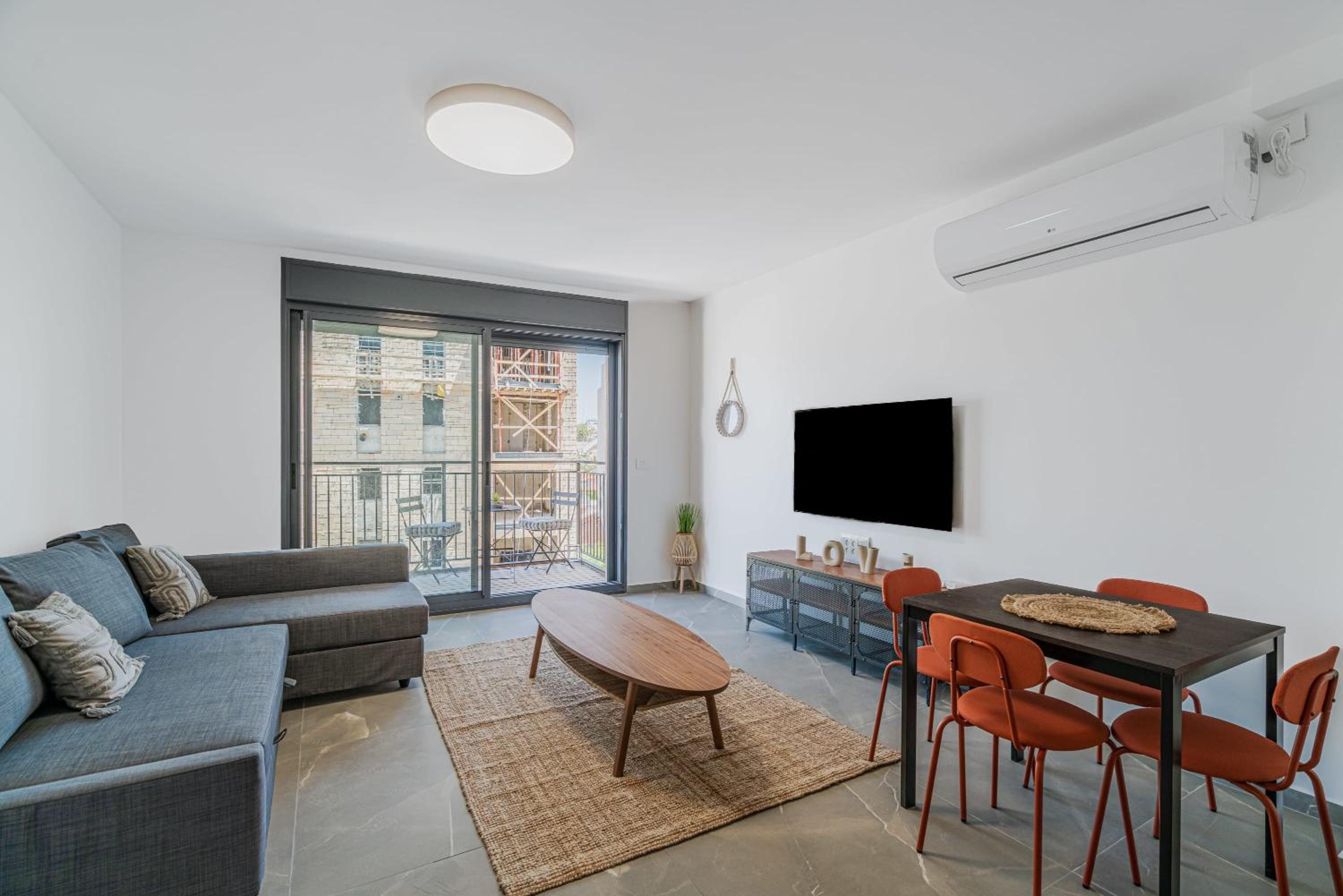 Cozy 1BR in Agripas Jerusalem By Holiday Rentals view 4
