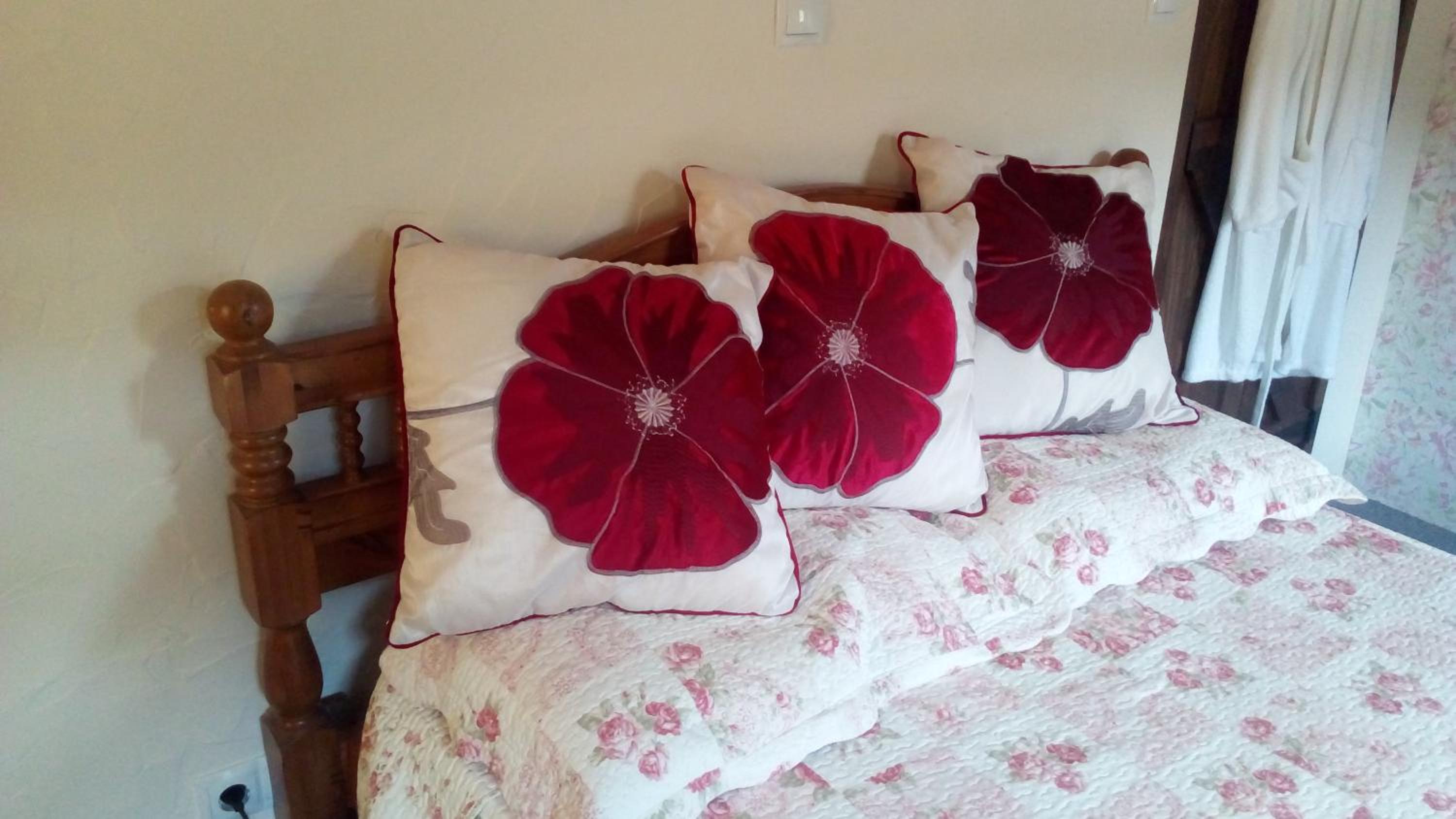 Las Marrojas, secluded Tudor country cottage