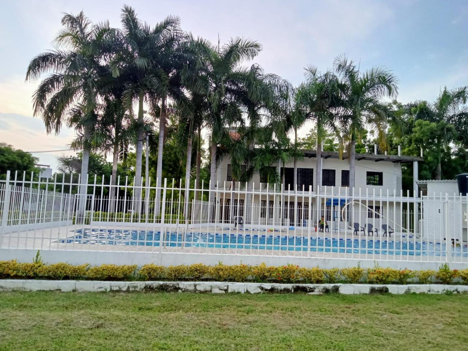 Apartamento vacacional piscina