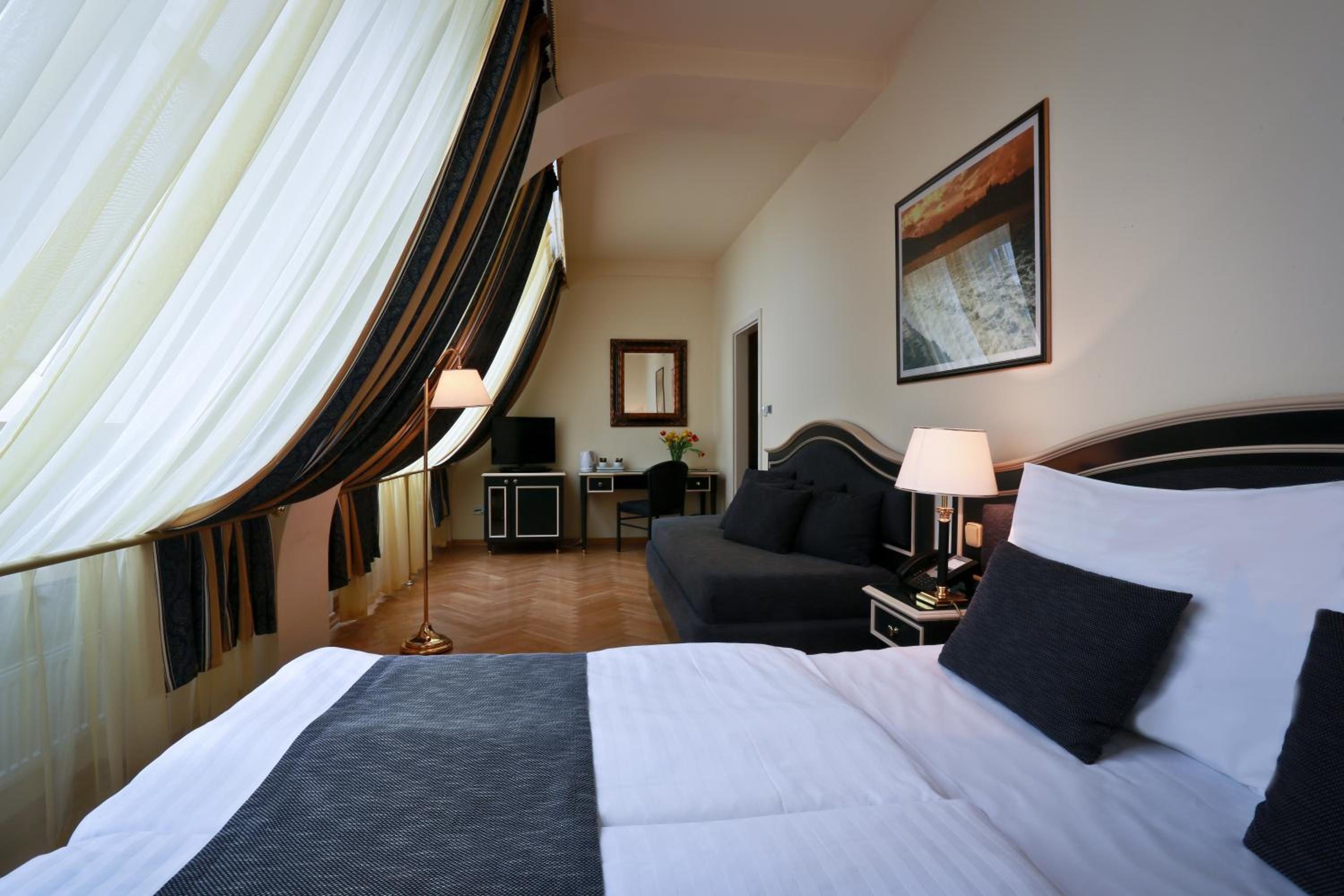 Elysee Hotel photo 2