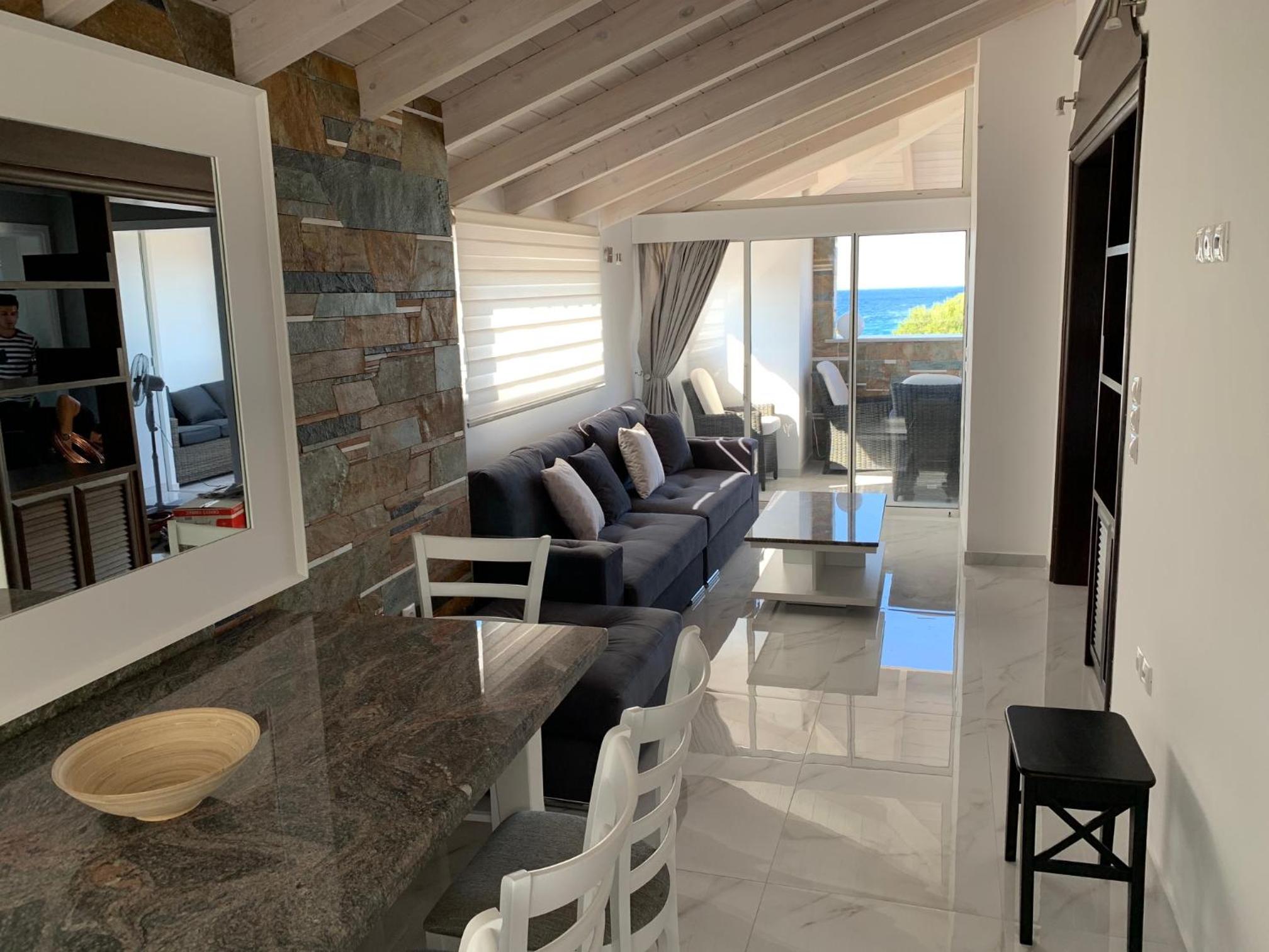 LIVAS Almyri seafront flat