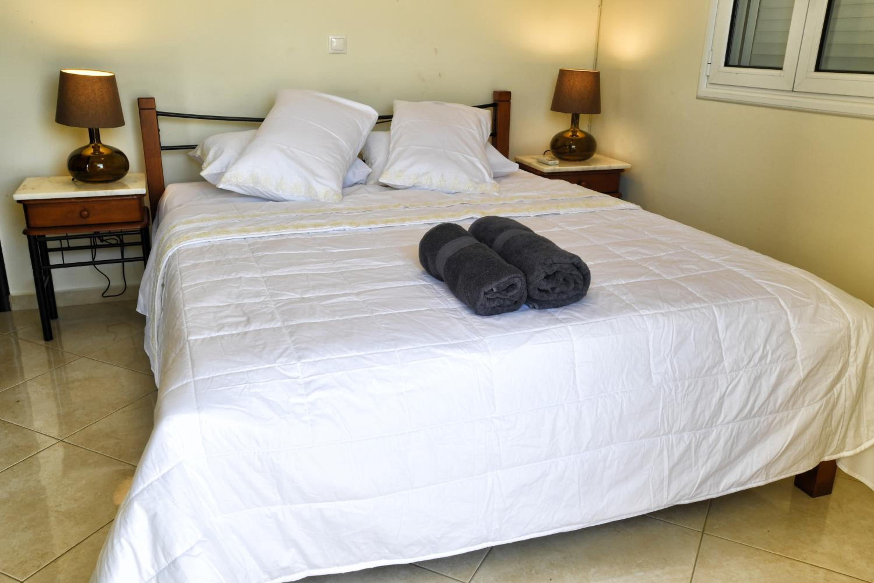LIVAS Almyri seafront flat