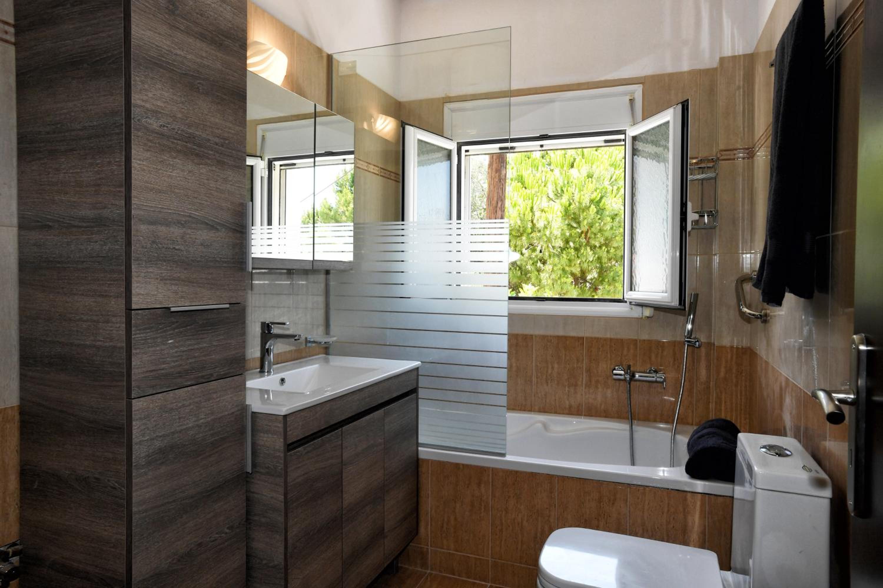 LIVAS Almyri seafront flat