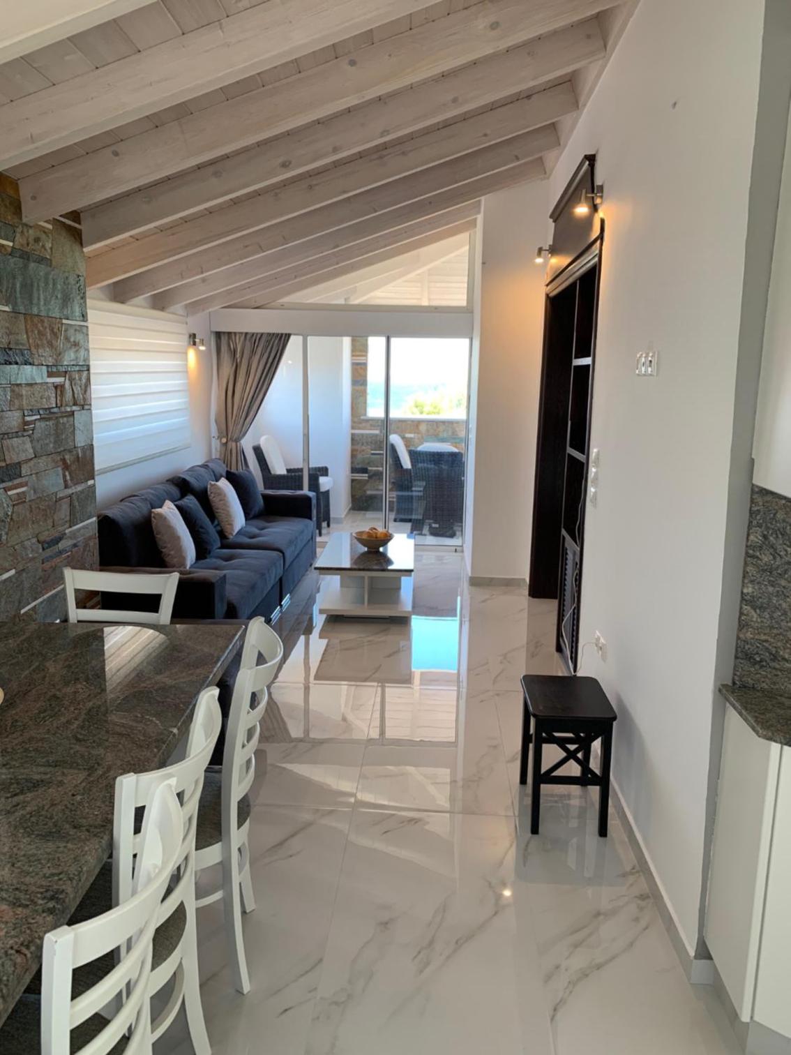 LIVAS Almyri seafront flat