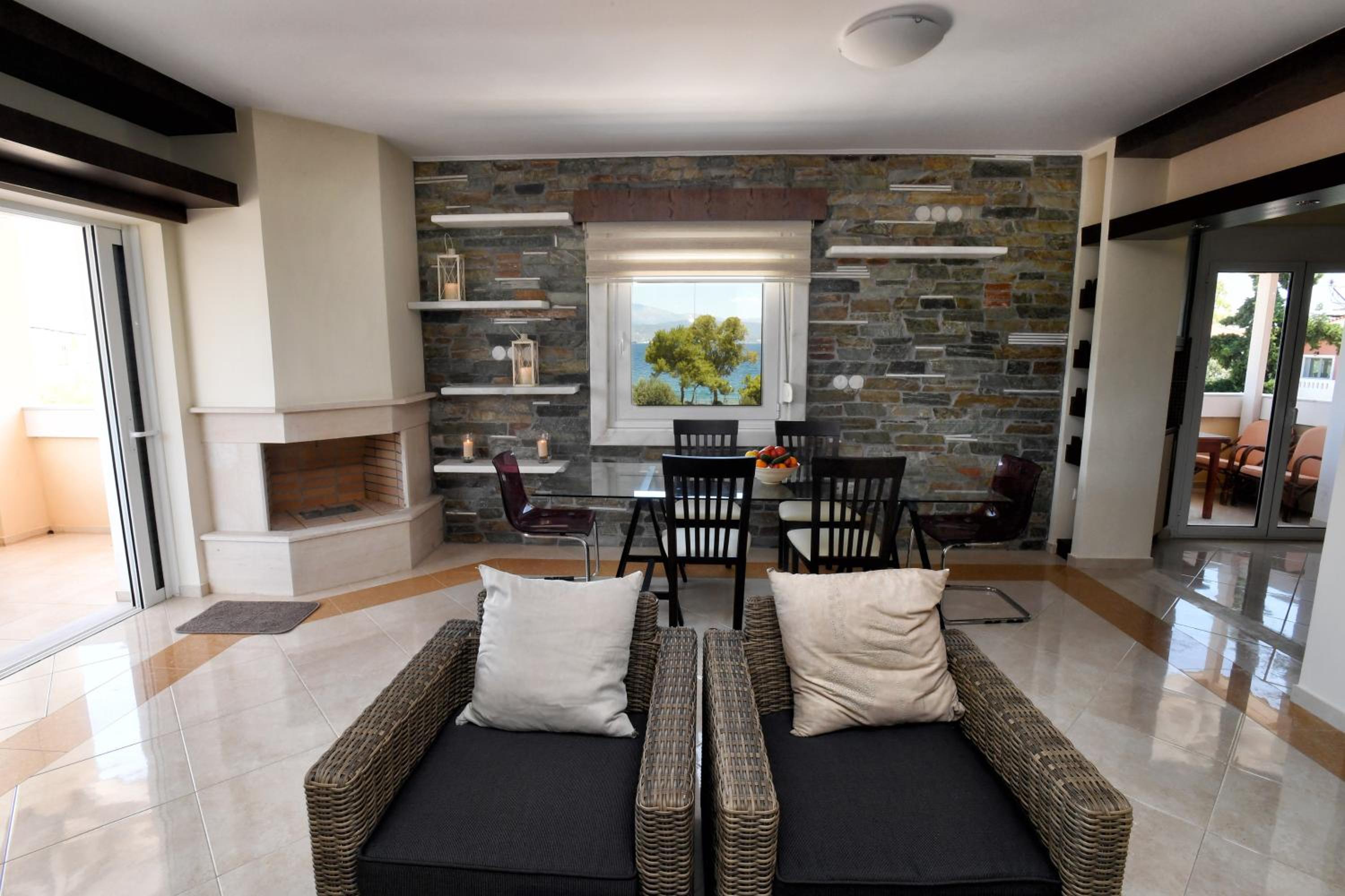 LIVAS Almyri seafront flat