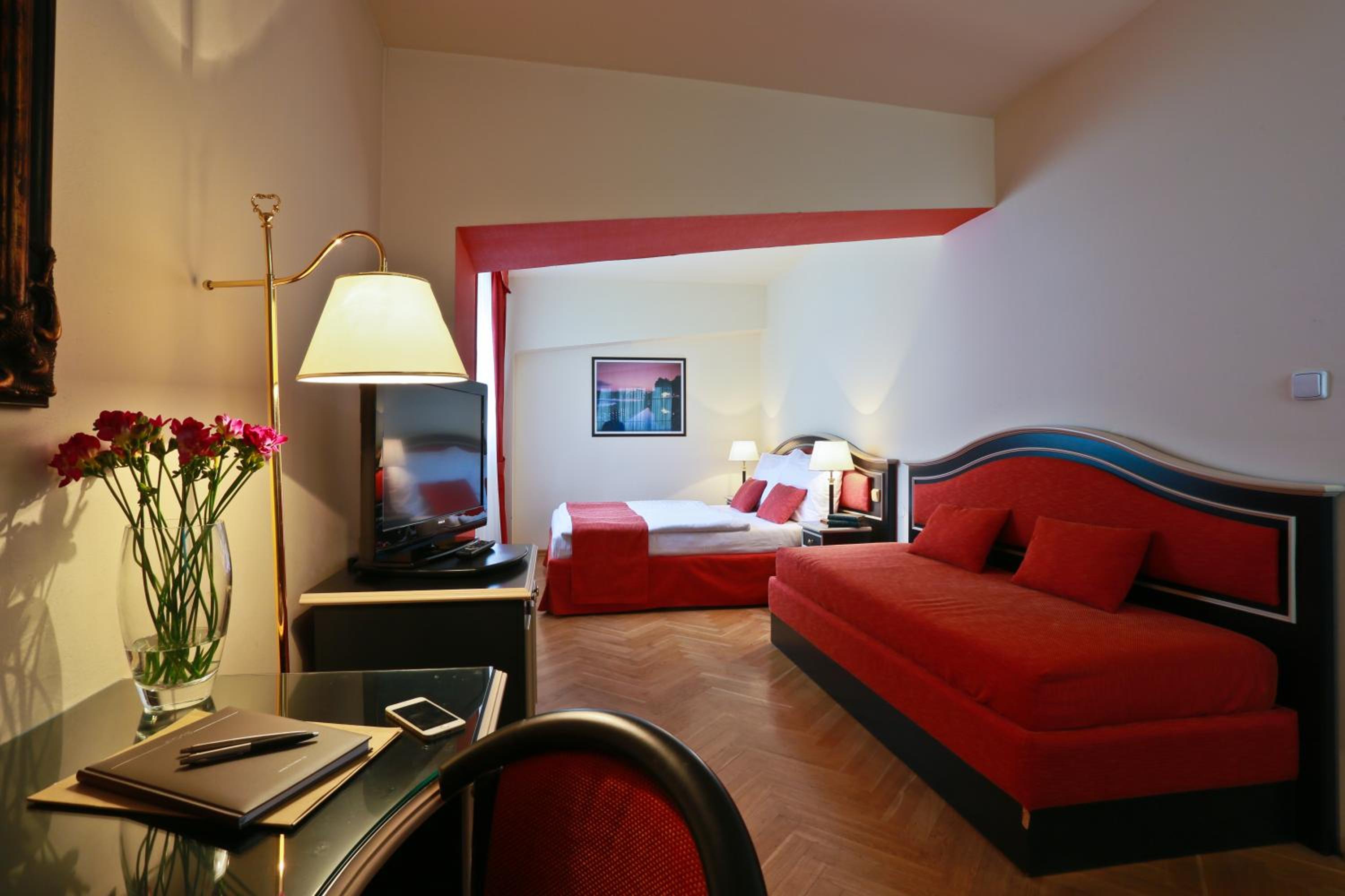 Elysee Hotel photo 29 of 41