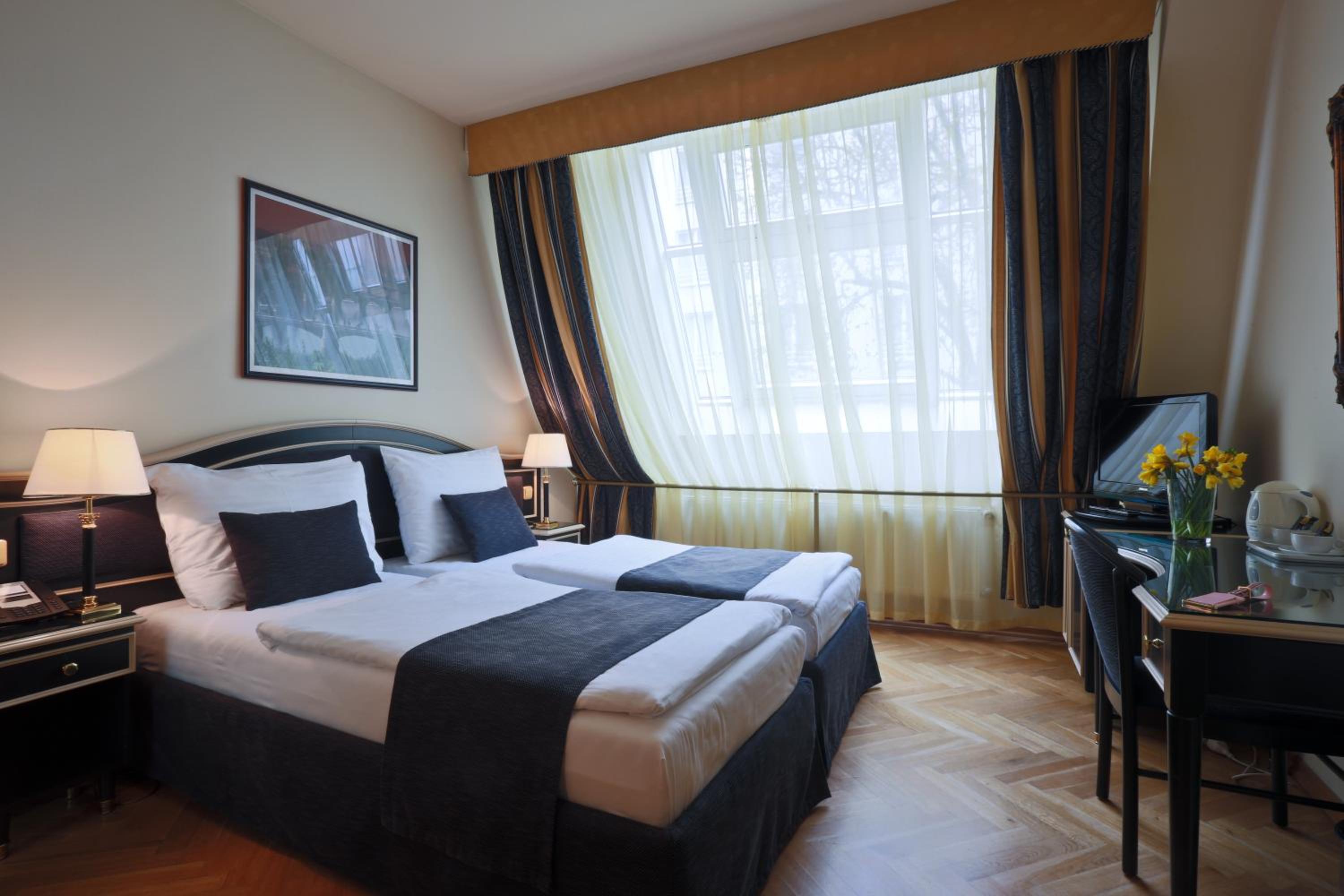 Elysee Hotel photo 34 of 41