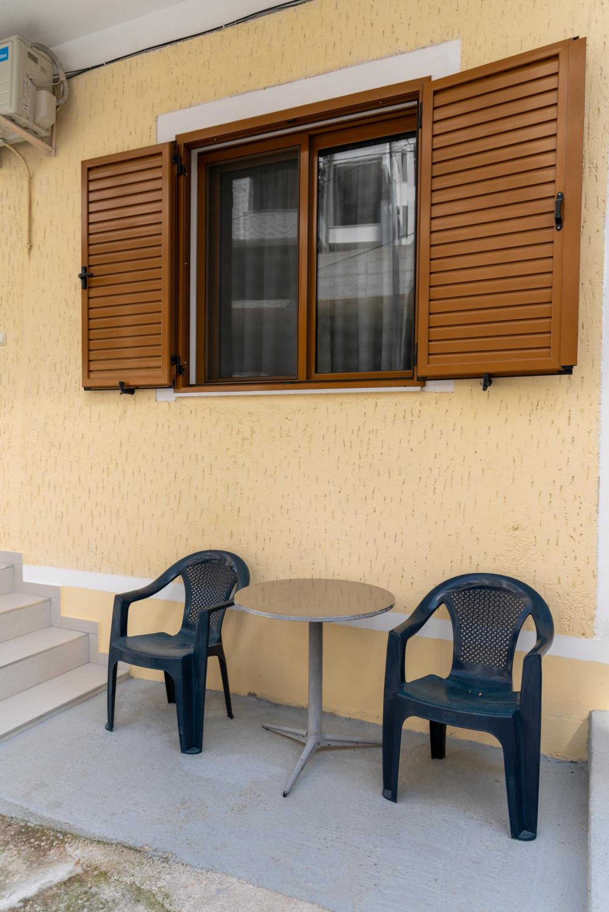 Sheme's Apartments