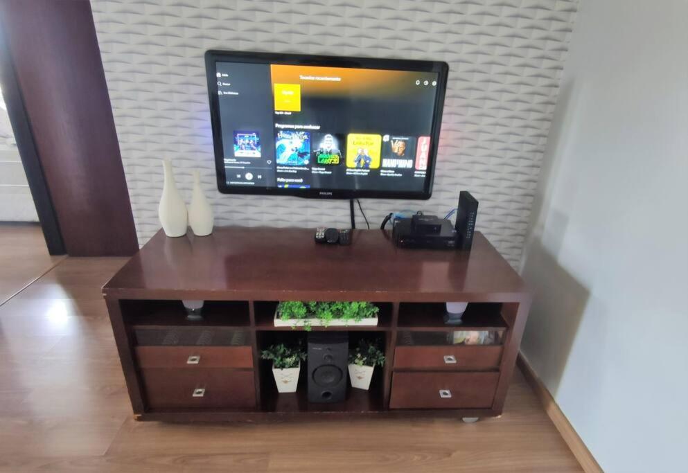 Apartamento completo em Joinville no Costa e Silva - Há 50 km das Praias SC
