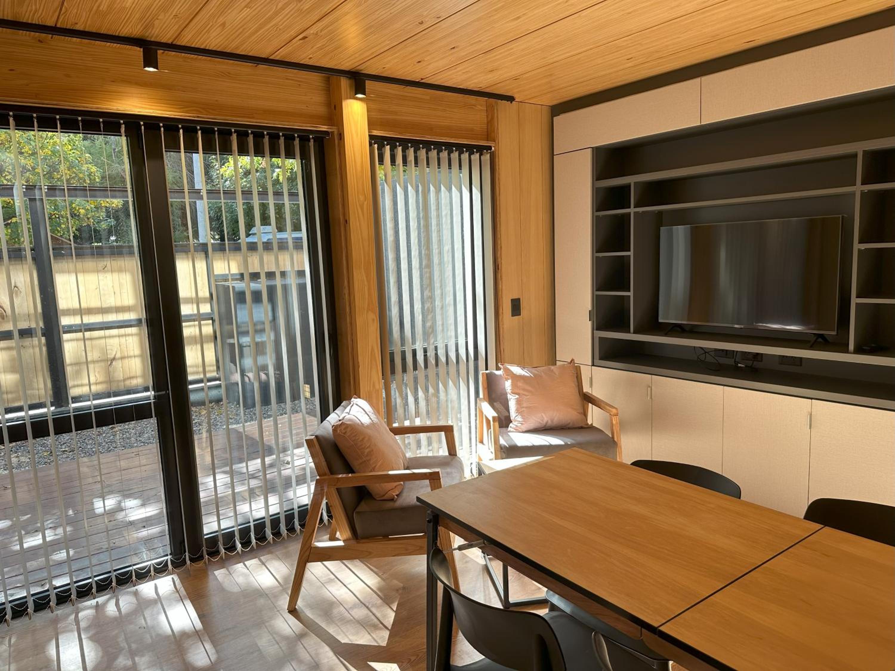 Hermoso departamento de 3 ambientes con amplio jardin. 1V5
