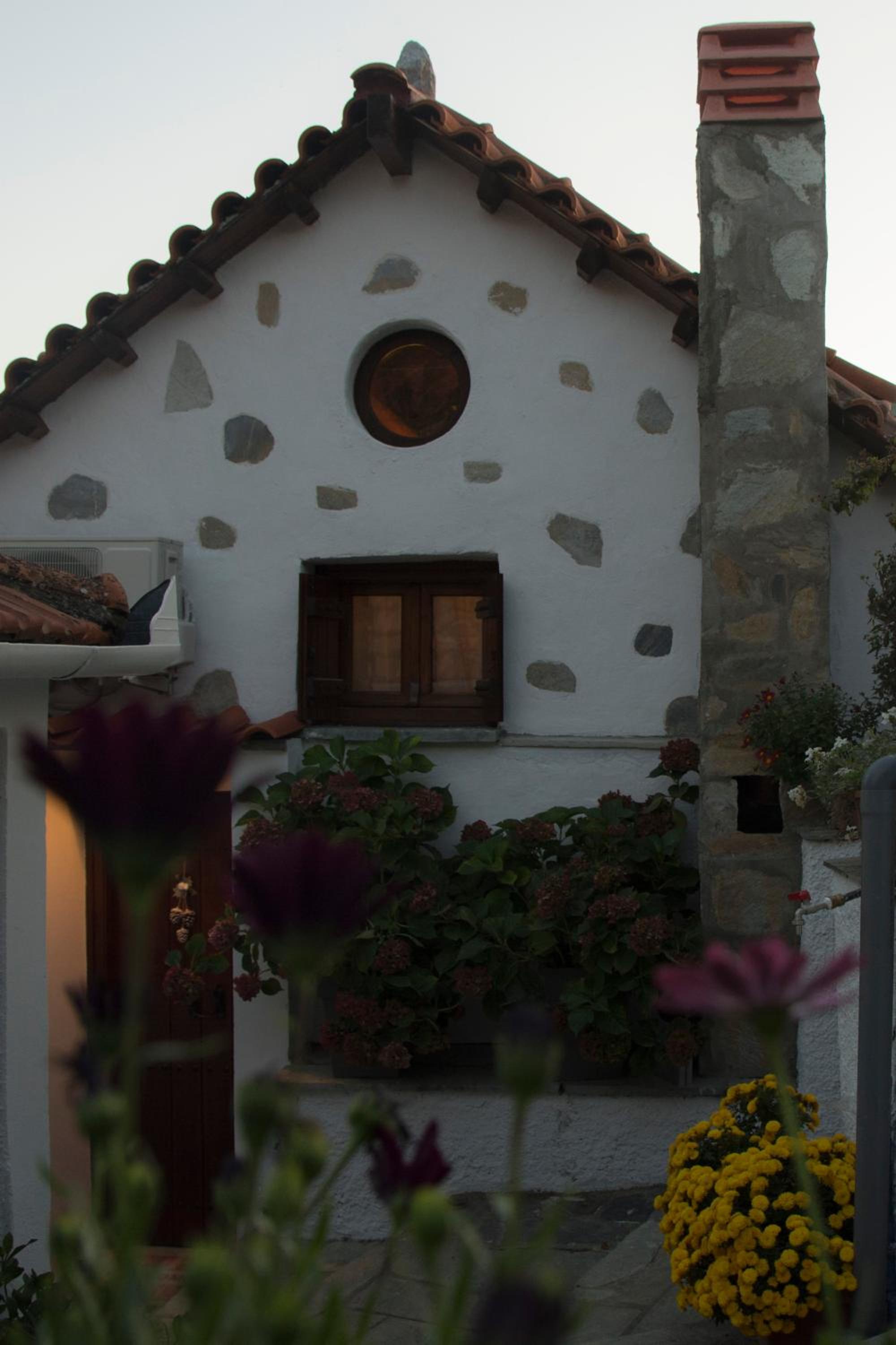 Bardis' Wooden Family Loft House