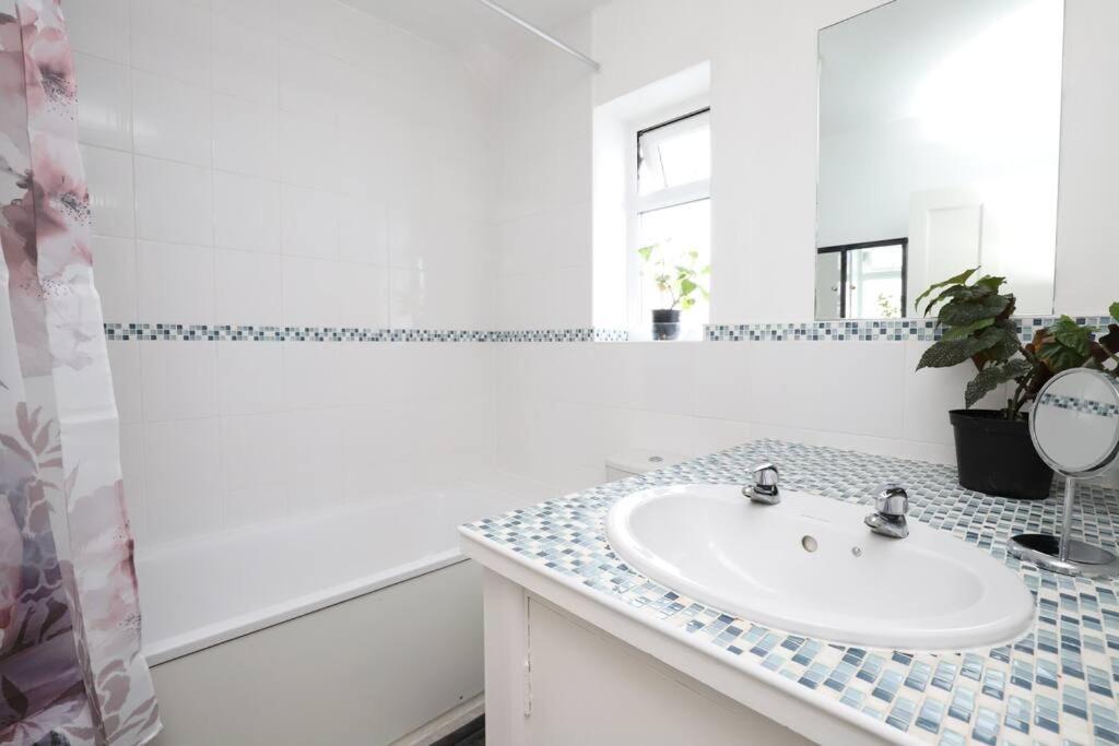 Oxford Vacations - Wolsey Road, North Oxford - Property Image 20