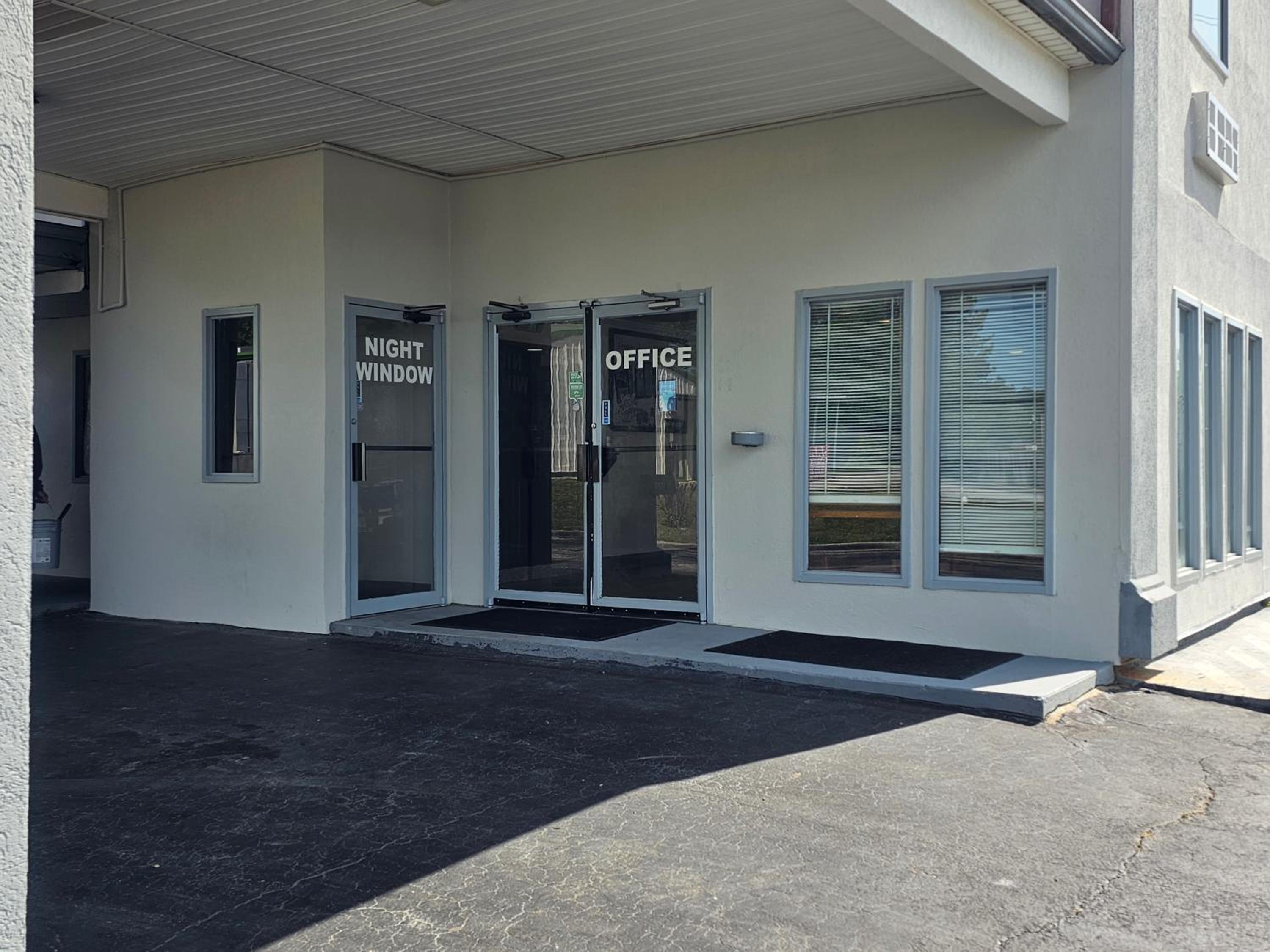 budgetel Inn  Suites - Property Image 17