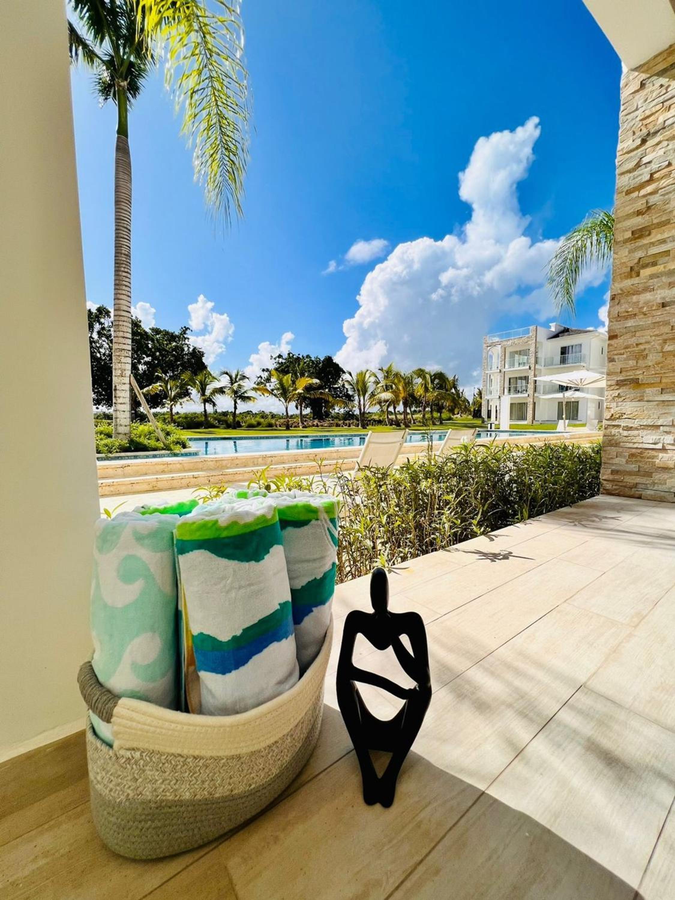 Pool & Golf View Condo Inside Hard Rock Area view 2