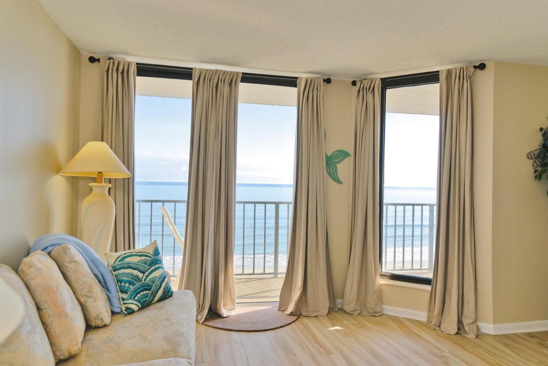 Huge Oceanfront End Unit Top Location with Pool view 4