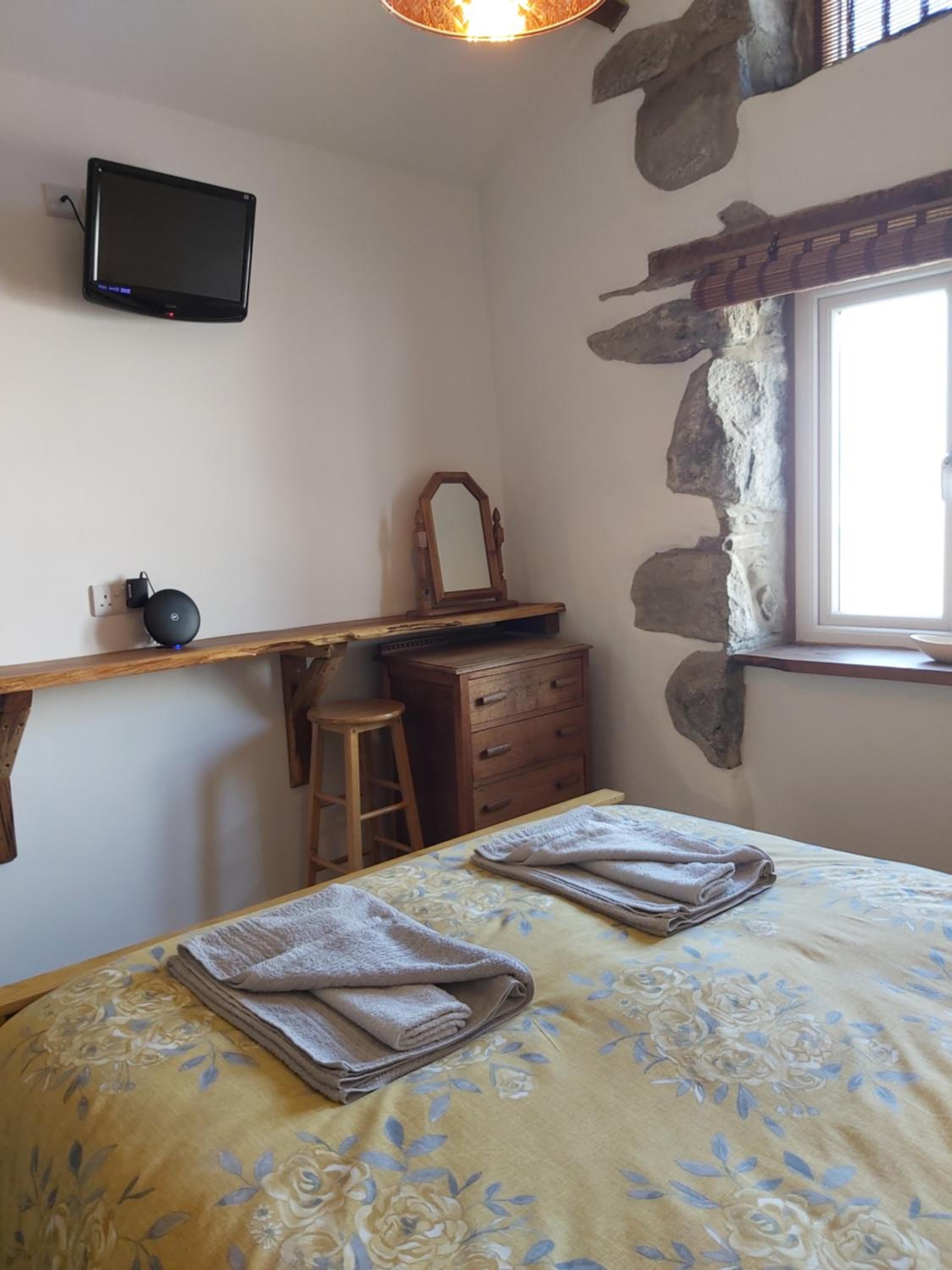 Family stay by the beach view 3