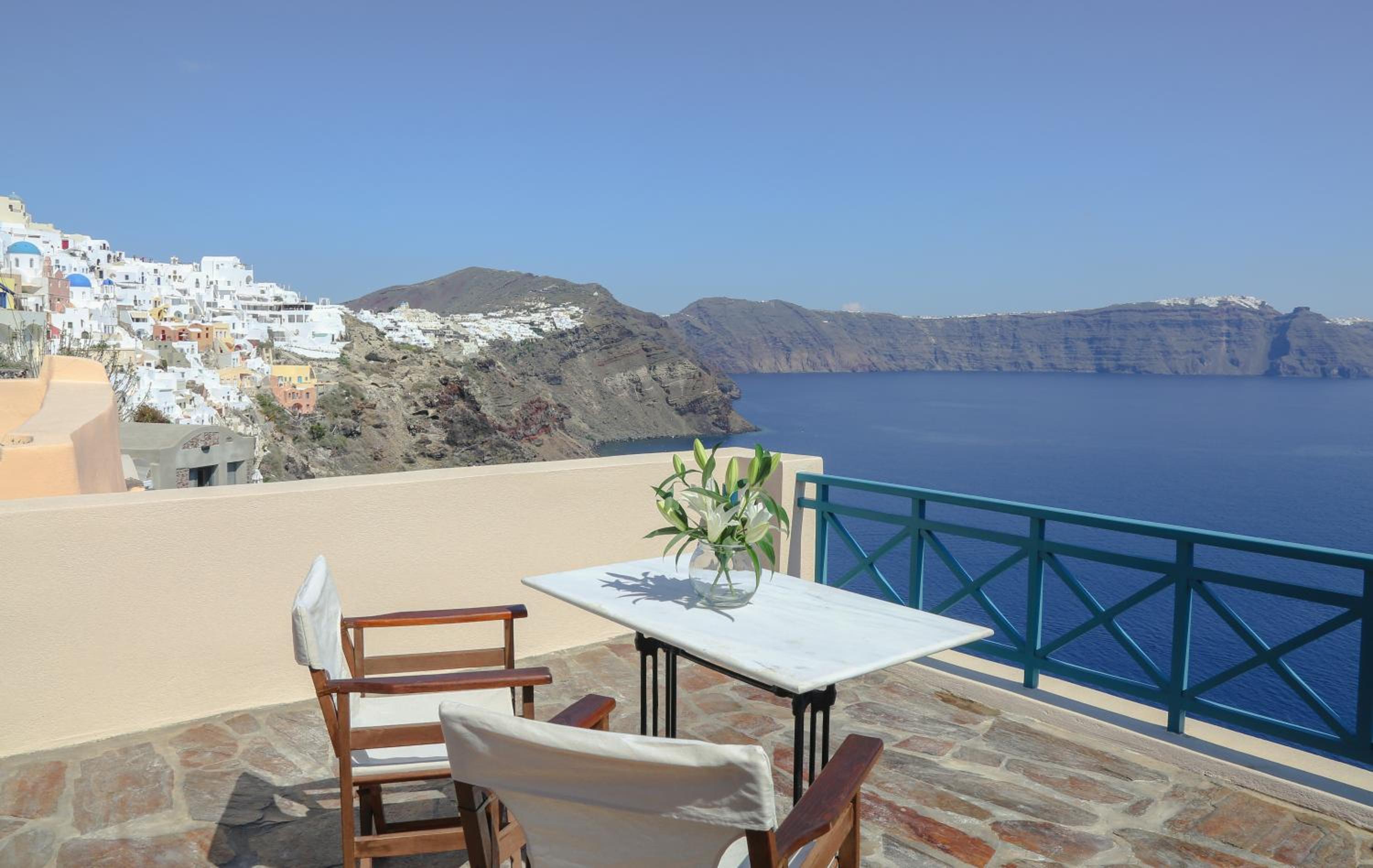 Oia VineyART Homes