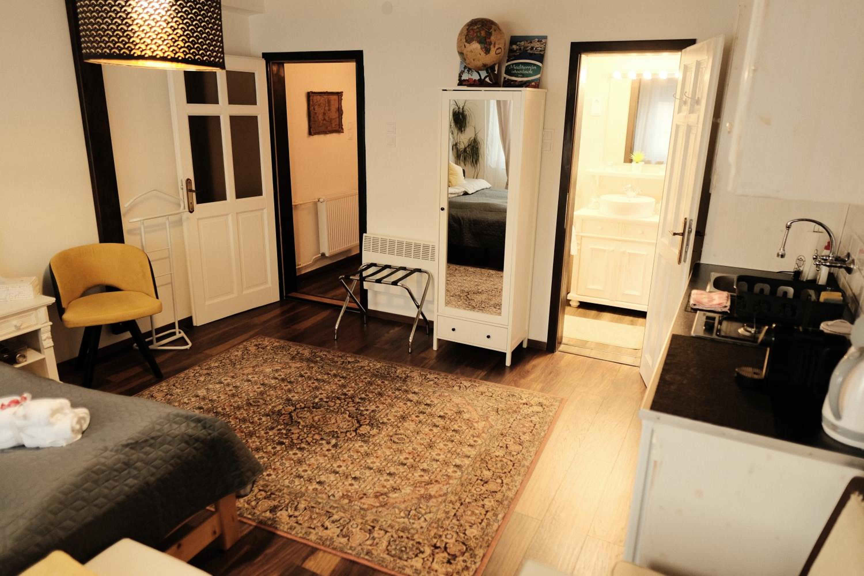 Kisház Apartman view 5