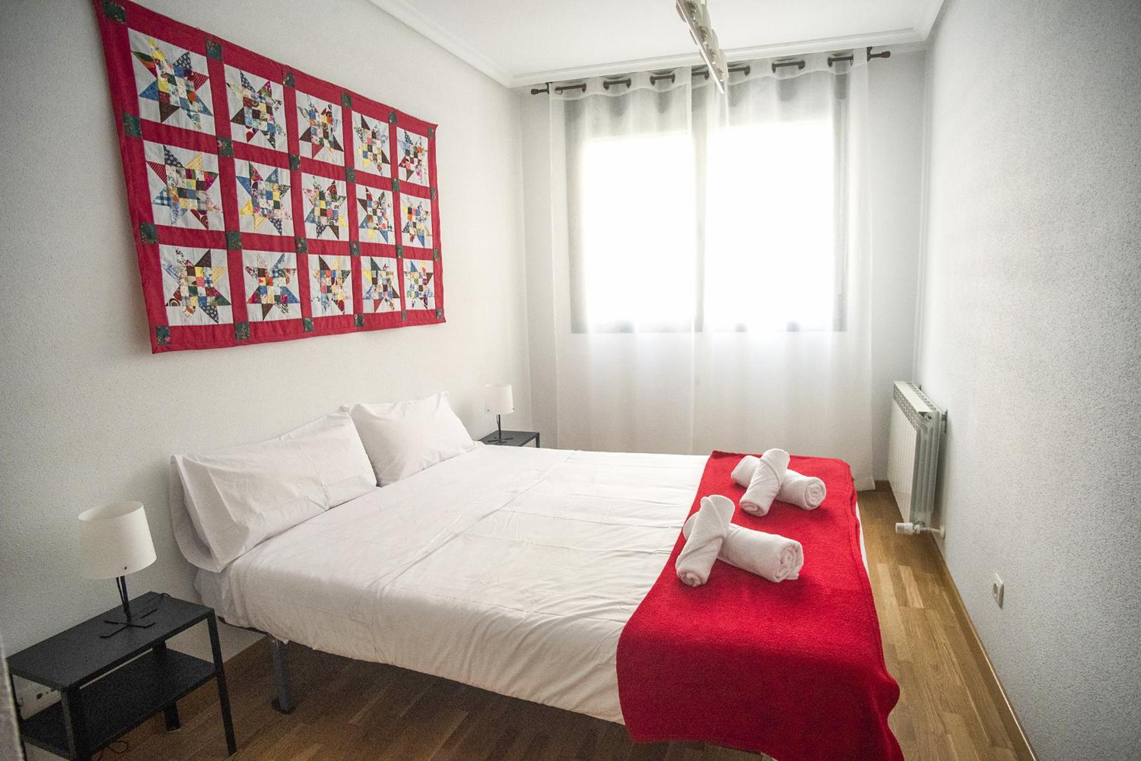 UN JARDIN EN LA CIUDAD gran piso y super terraza en el centro By Apartamentos con aire acondicionado Logroño view 4