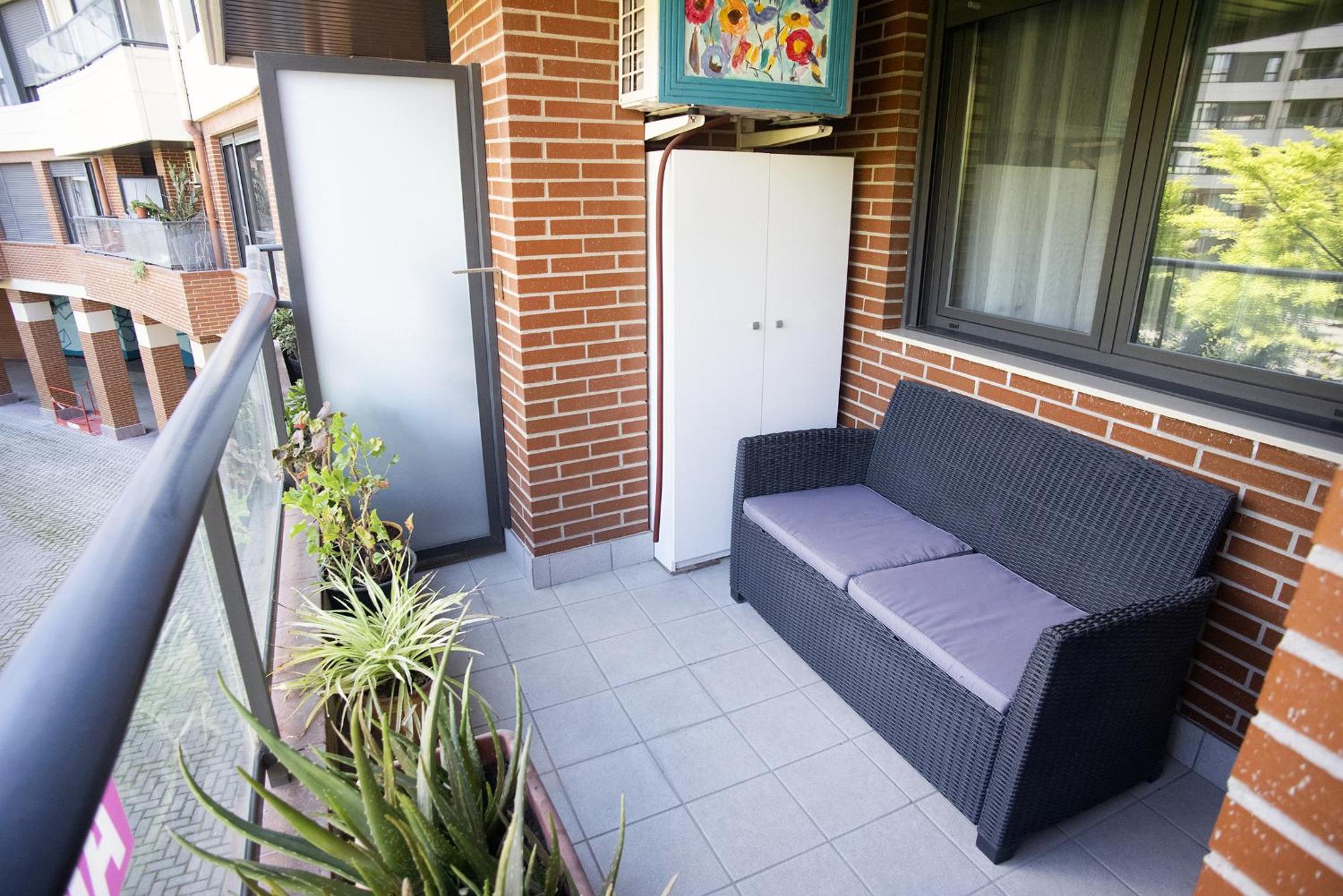 UN JARDIN EN LA CIUDAD gran piso y super terraza en el centro By Apartamentos con aire acondicionado Logroño view 5