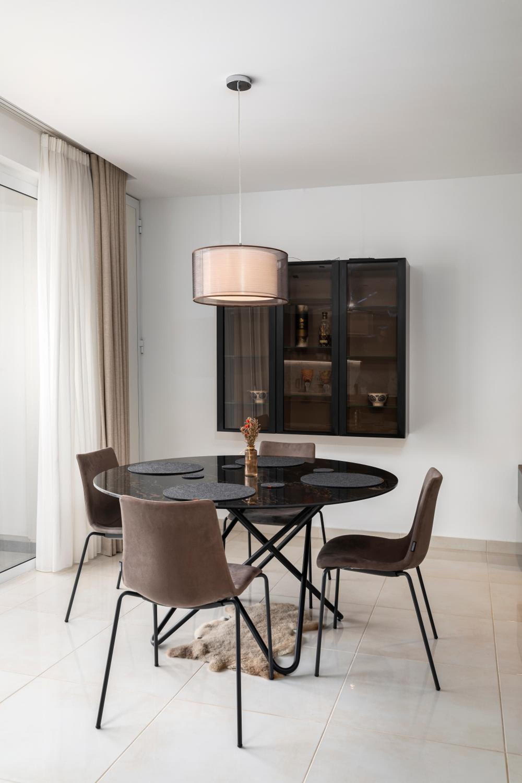 Modern 3BR Stylish Apartment with large Balcony - Close to St Julians and St Georges Bay photo 3