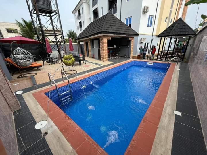The Moonshine Residence-Royal