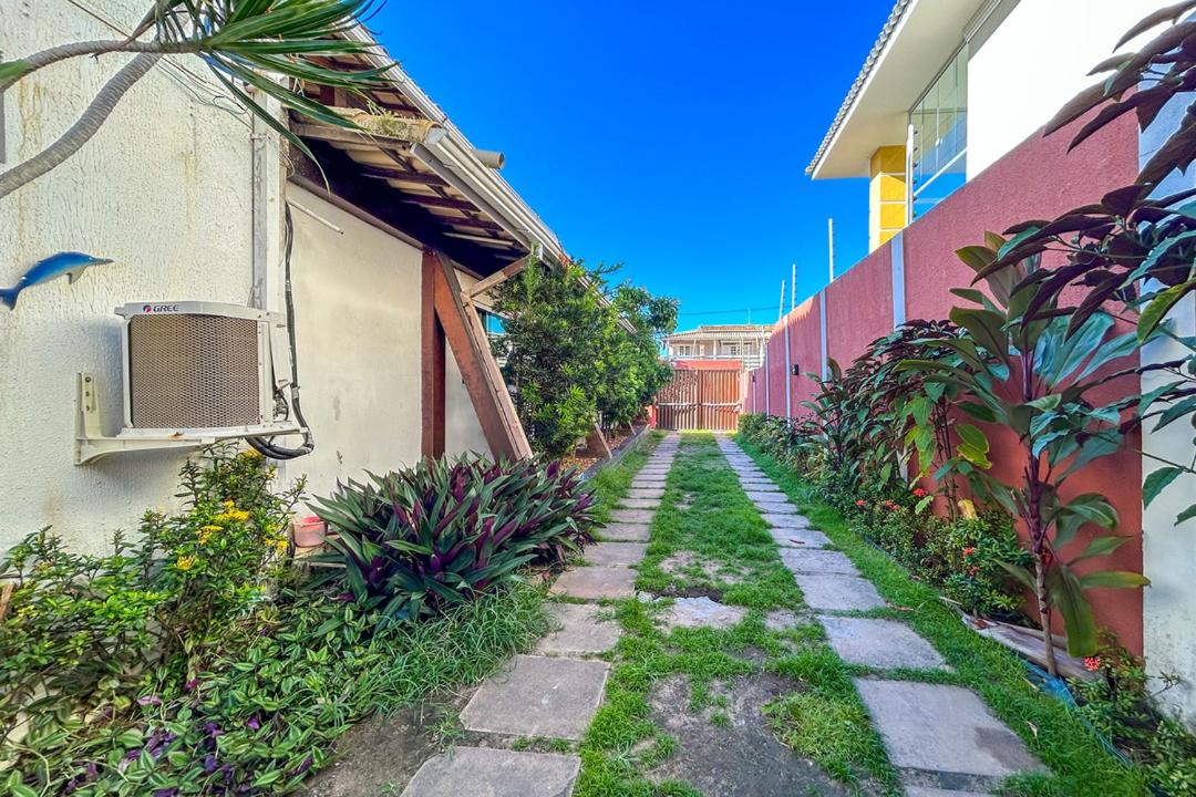 Casa com piscina e churrasq em Lauro de Freitas BA
