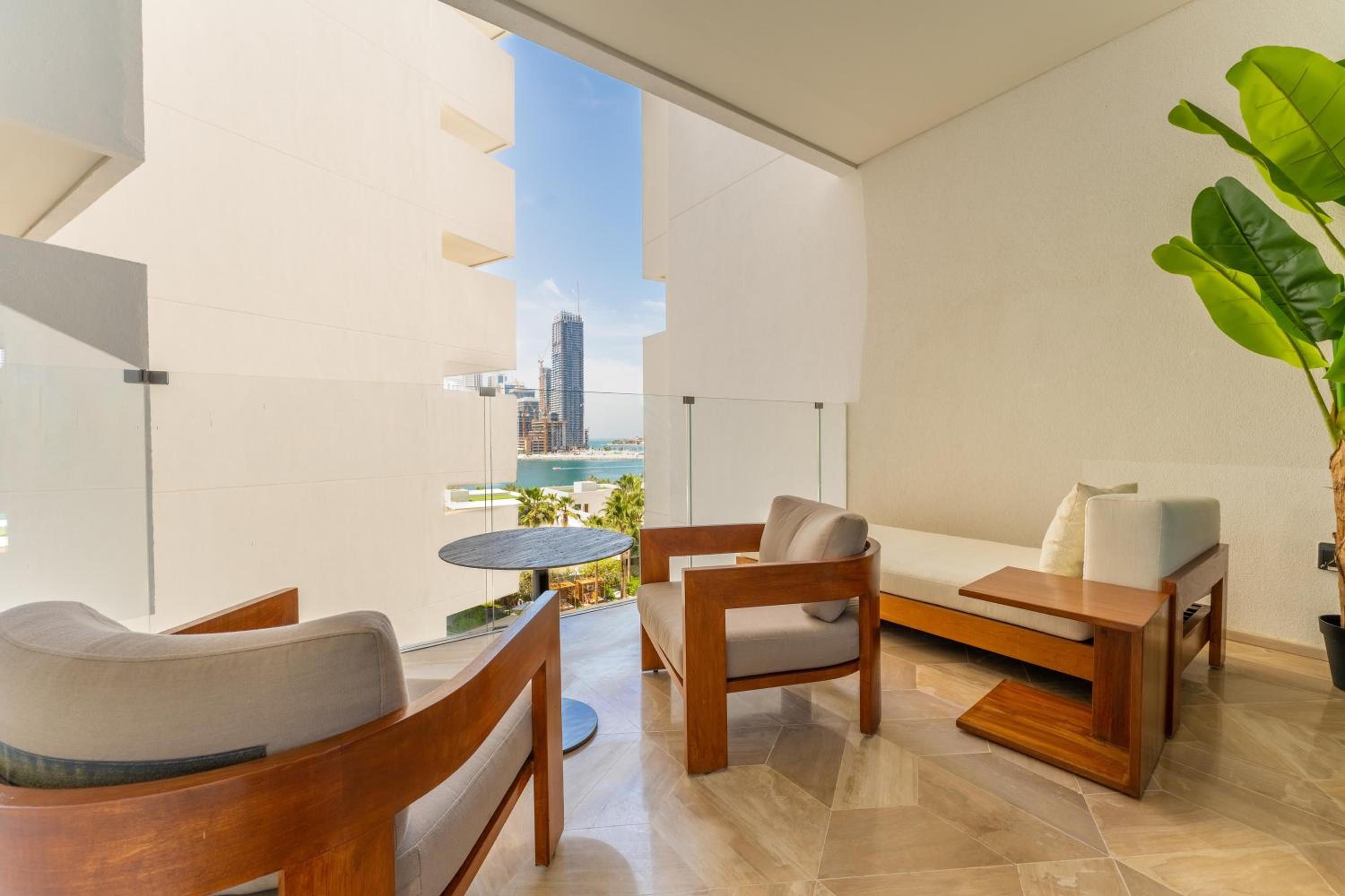 Maison Privee - Glamourous Apt with Sea Views at FIVE Palm