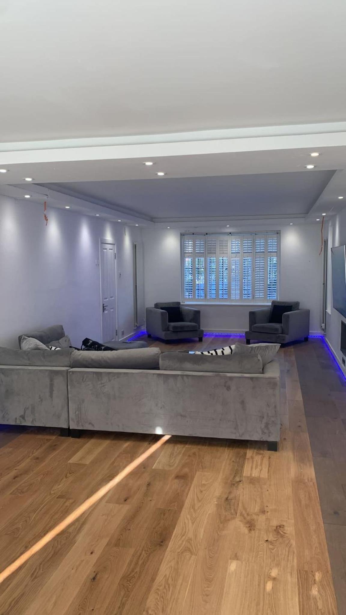 Great 5-Bedroom House in Thornton Road sleeps 14+