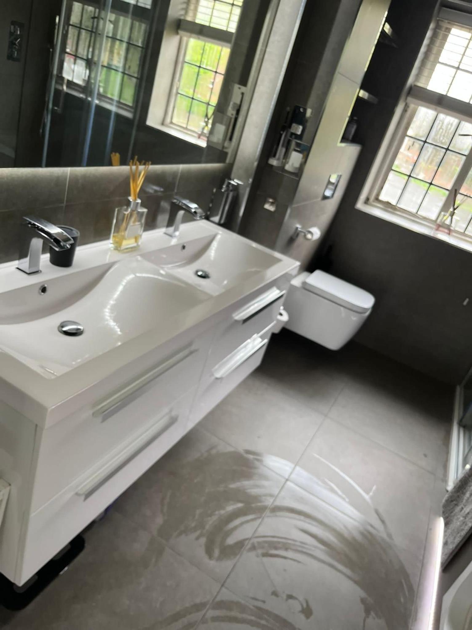 Great 5-Bedroom House in Thornton Road sleeps 14+