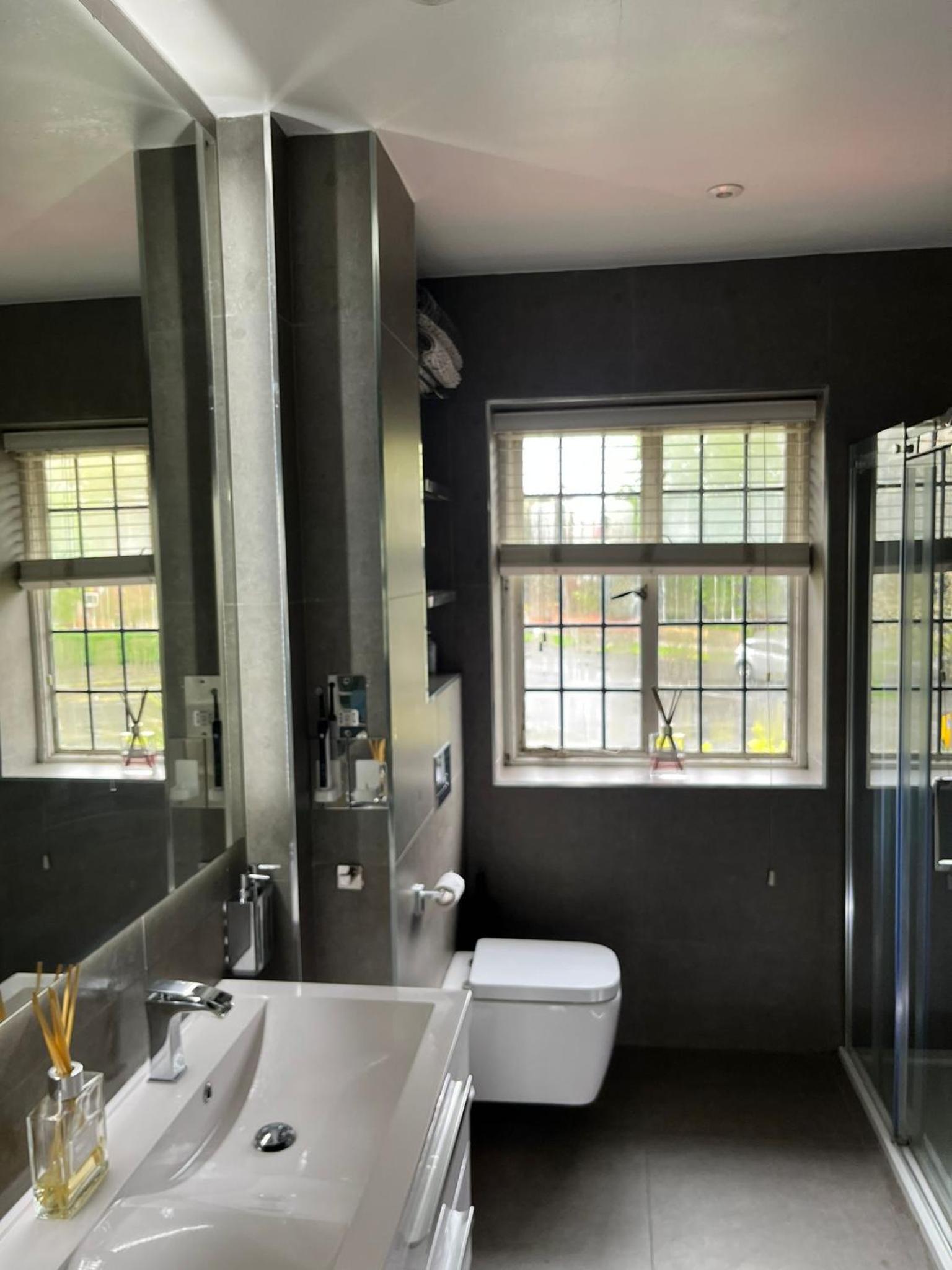 Great 5-Bedroom House in Thornton Road sleeps 14+