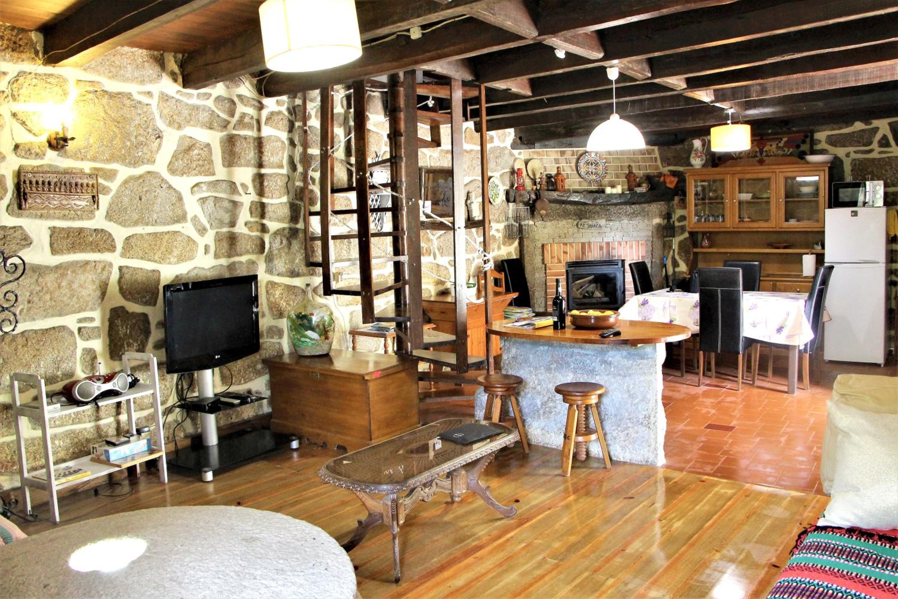 Charming House in Castelo do Neiva with Lake View B view 4