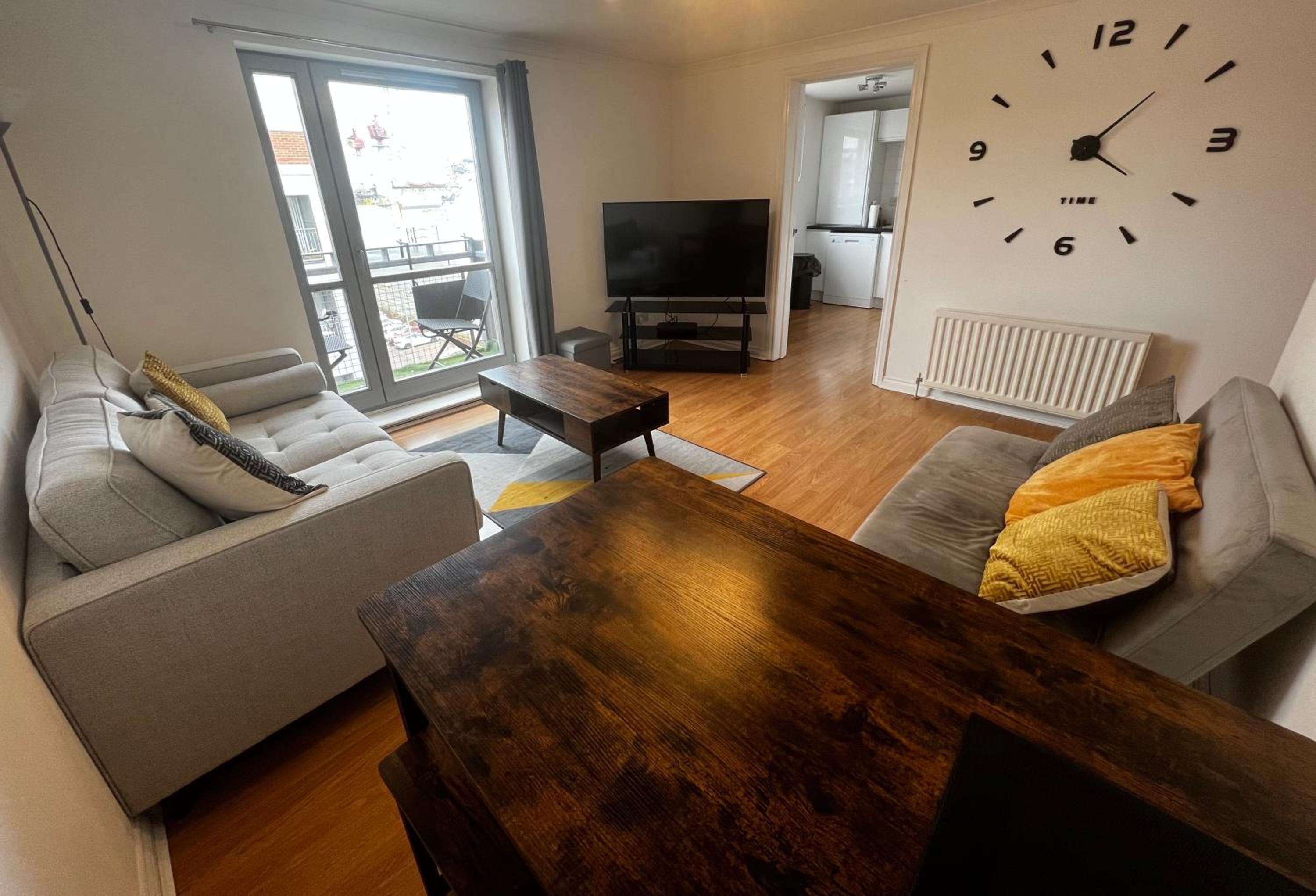 River View Apartment - Central Dundee - Free Private Parking - Sky & TNT Sports - Lift Access - Superfast WIFI - Quiet Neighbourhood - 2 Bathrooms - Amazin view 2
