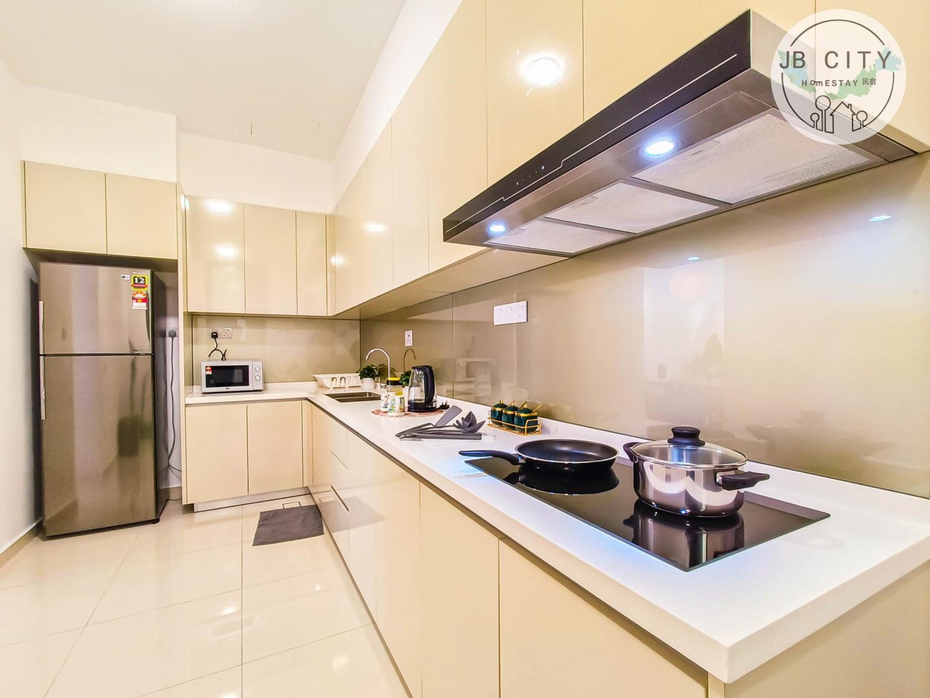 Paradigm Residence by RR JBcity