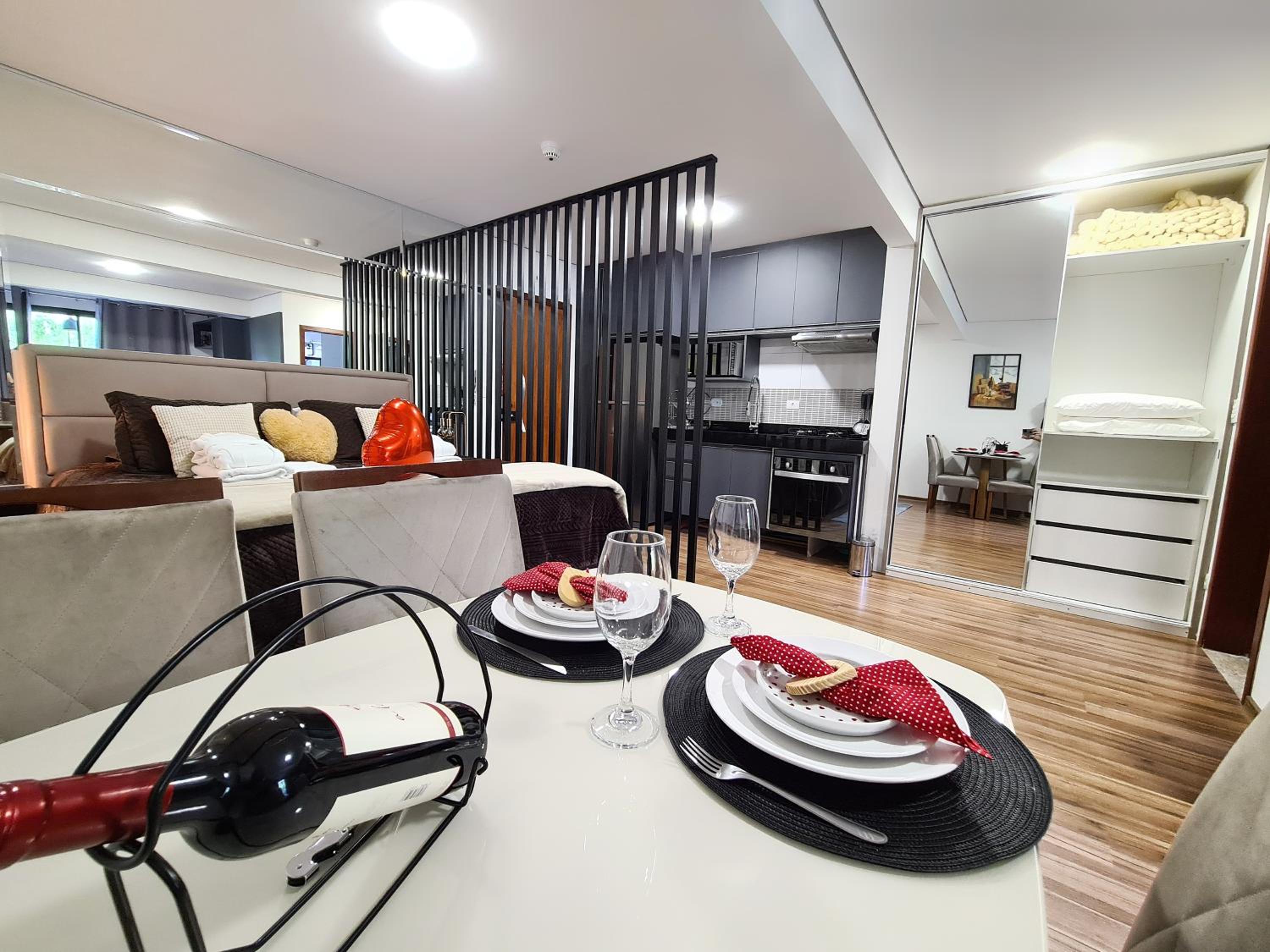 Loft Cama King 3 min do centrinho by HospedaHost