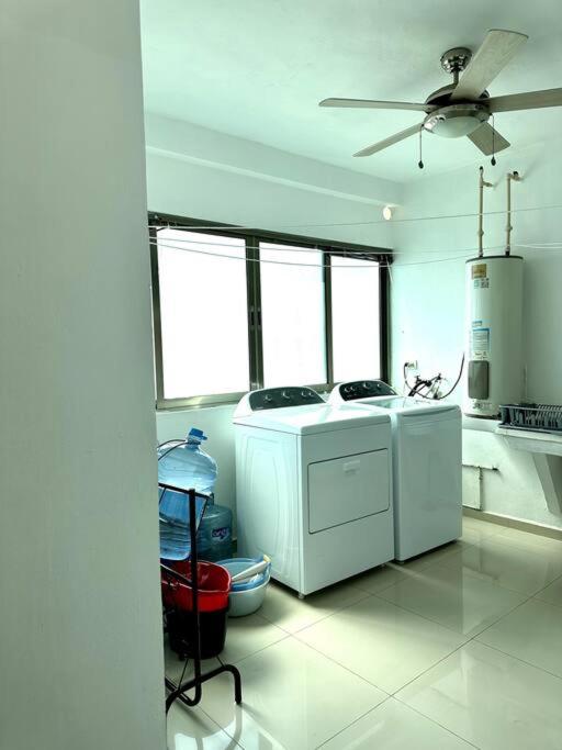 3BR Beautiful Condo with Pool Gym & Great Location