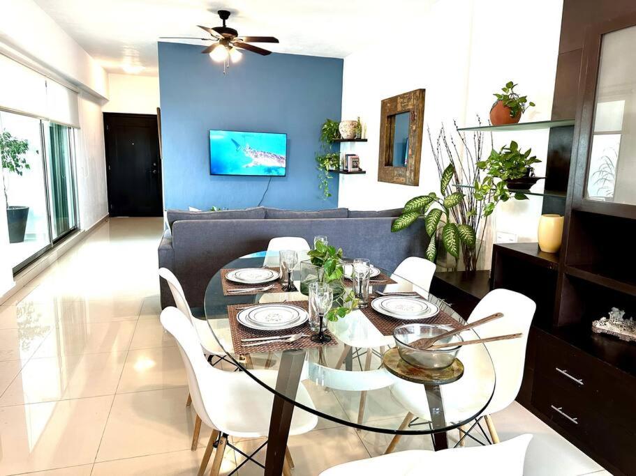 3BR Beautiful Condo with Pool Gym & Great Location