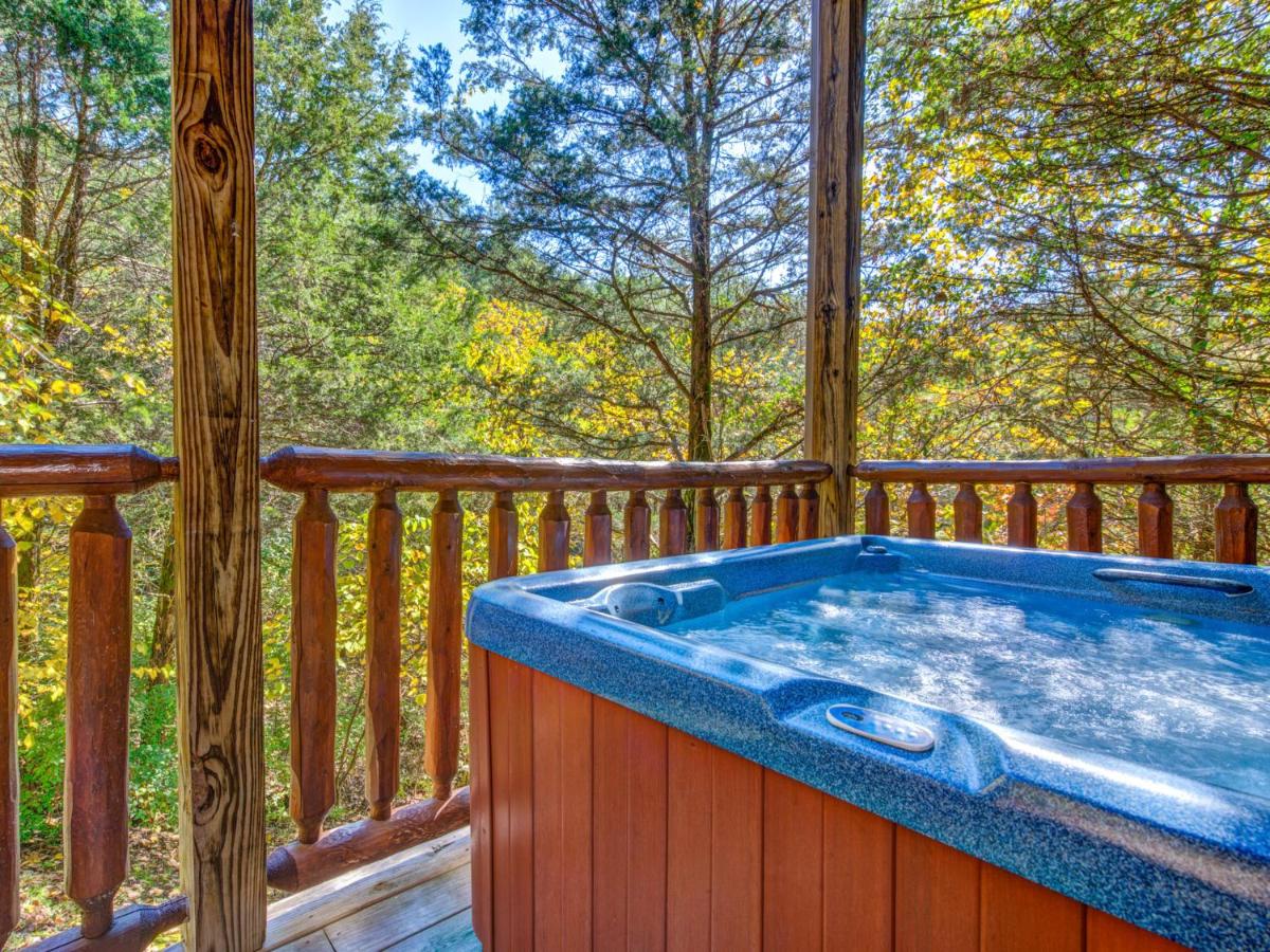 Moonlight Theater Lodge, 3 Bedrooms, Hot Tub, Pool, Sleeps 14 view 3