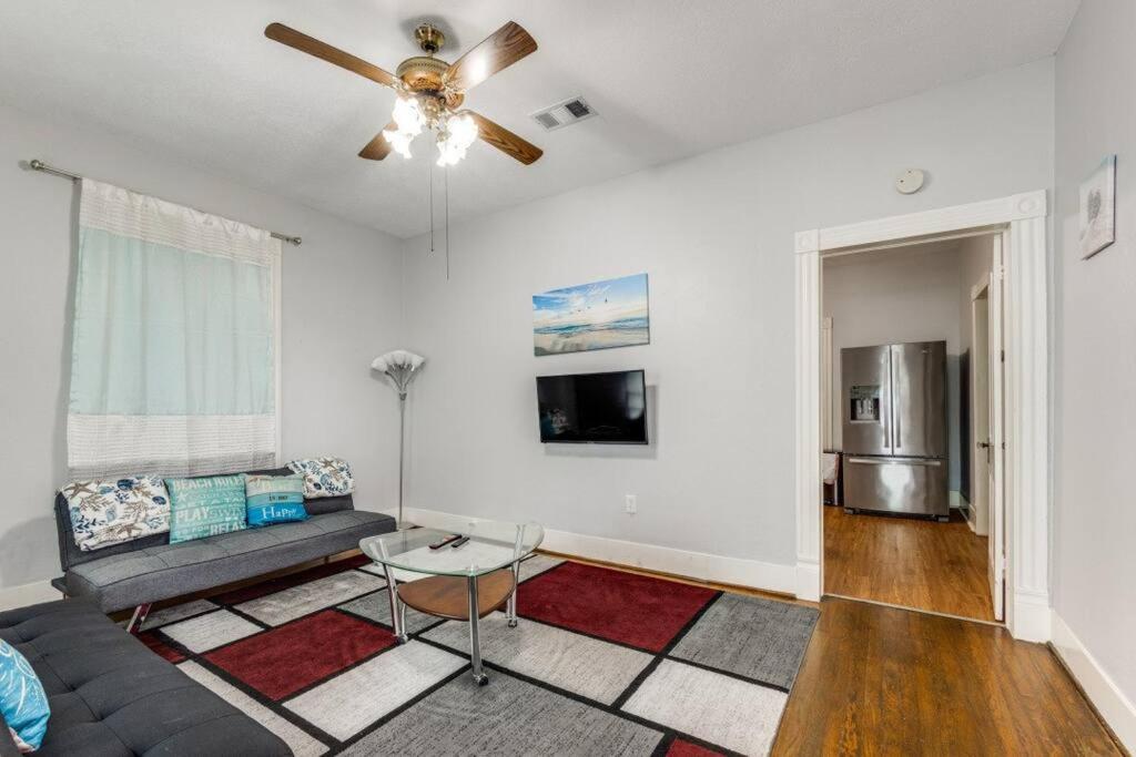 Cozy sea breeze bungalow - 2 mins to the beach view 3