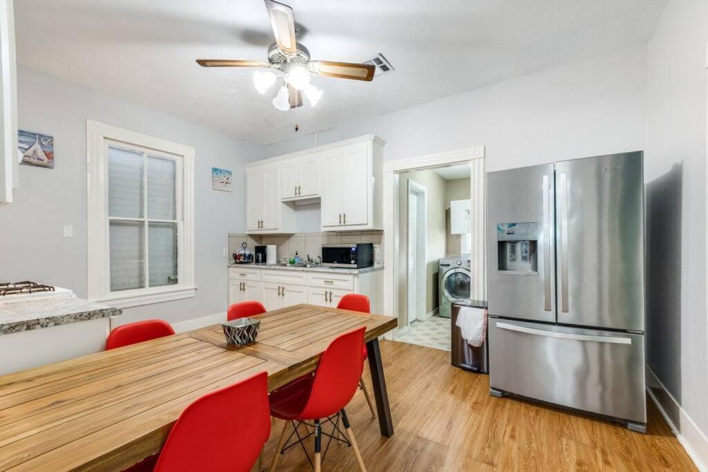Cozy sea breeze bungalow - 2 mins to the beach view 4