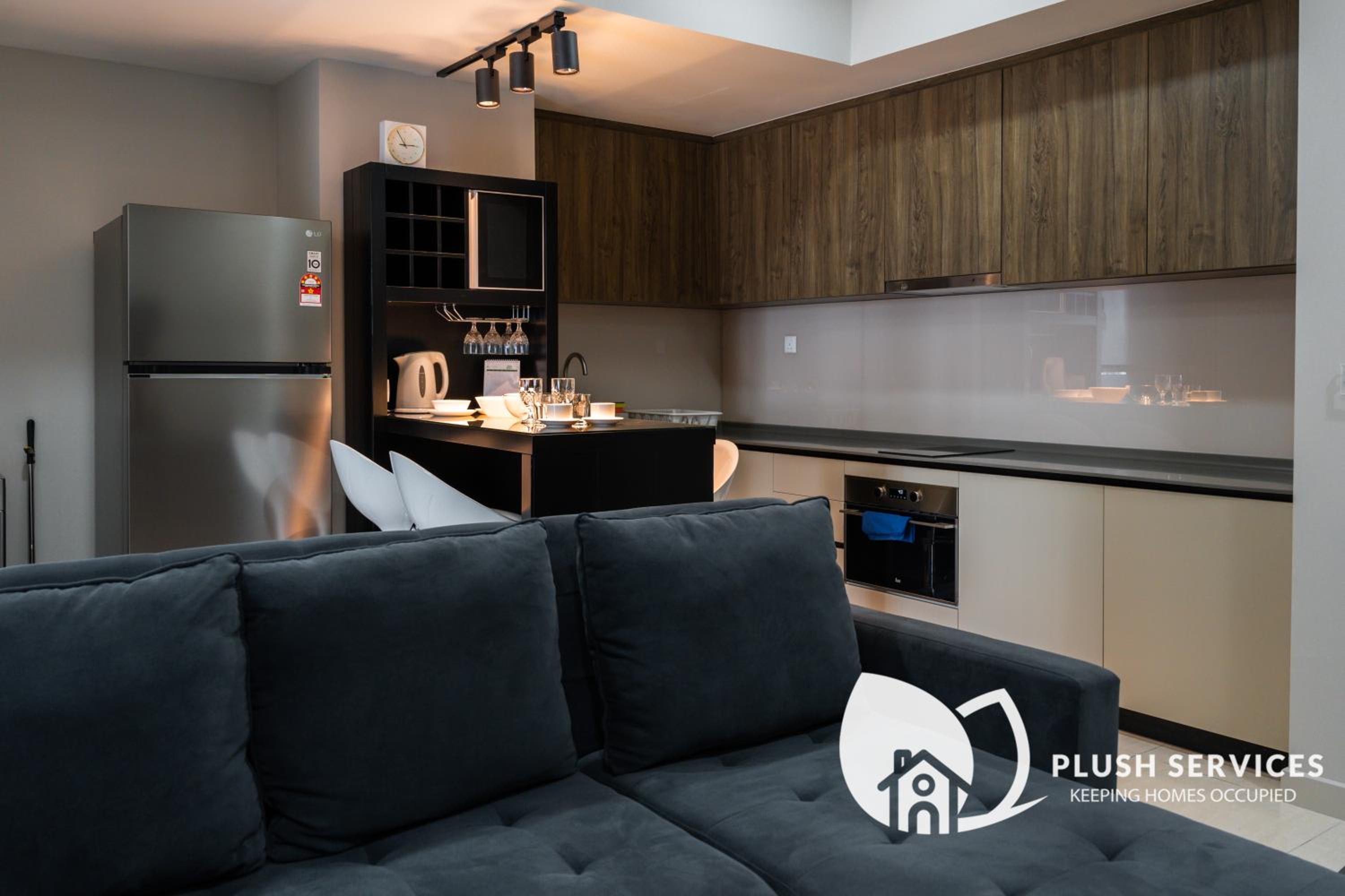 Datum Jelatek by Plush
