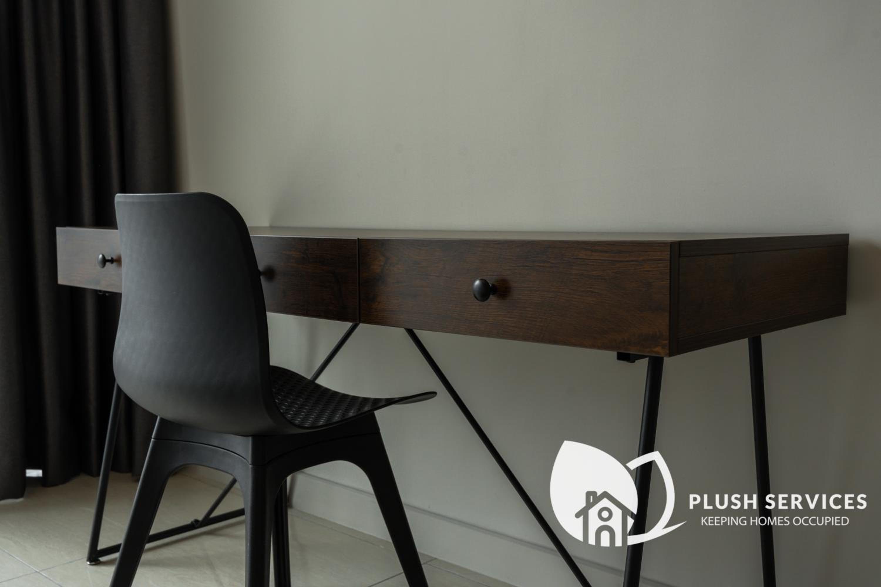Datum Jelatek by Plush