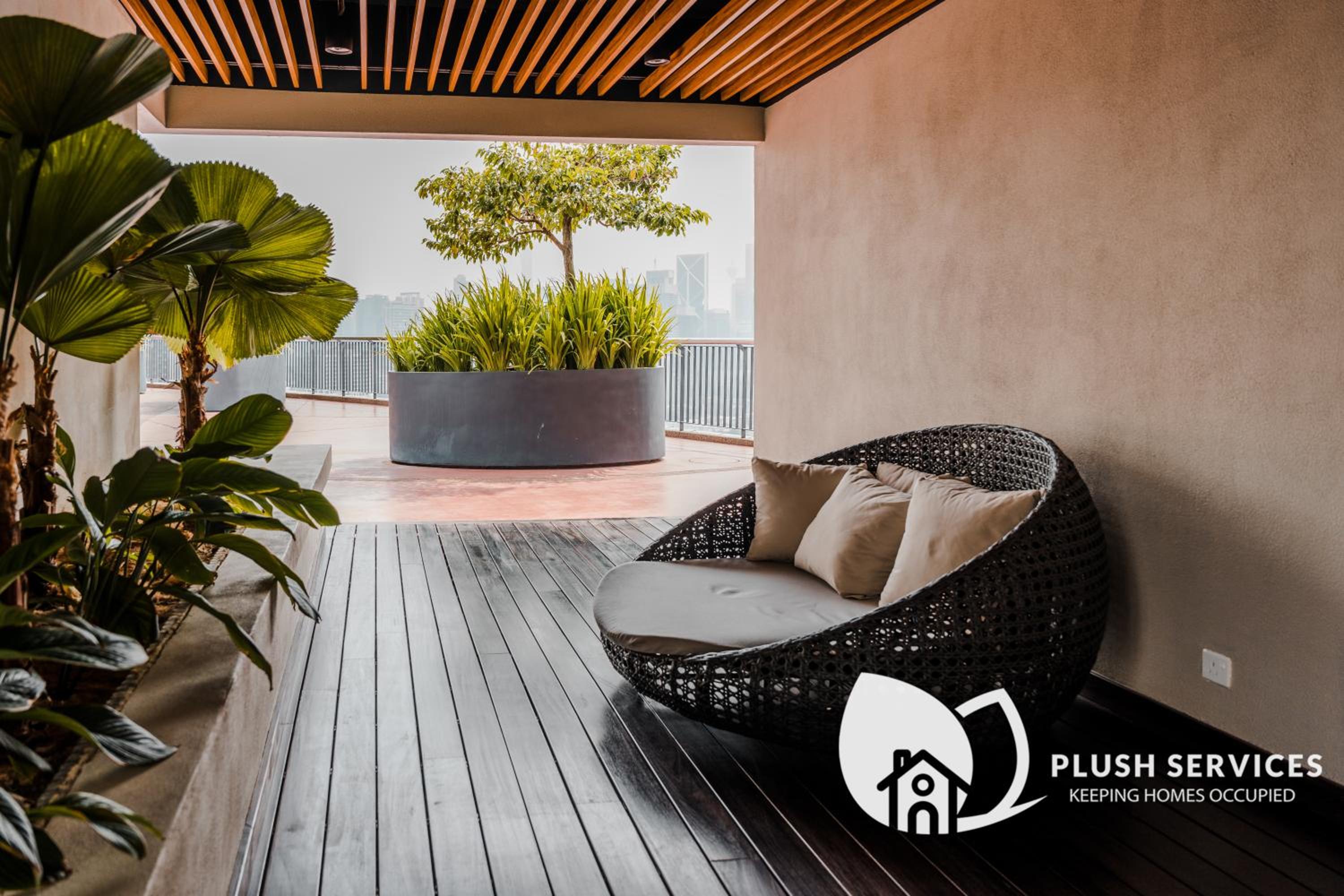 Datum Jelatek by Plush