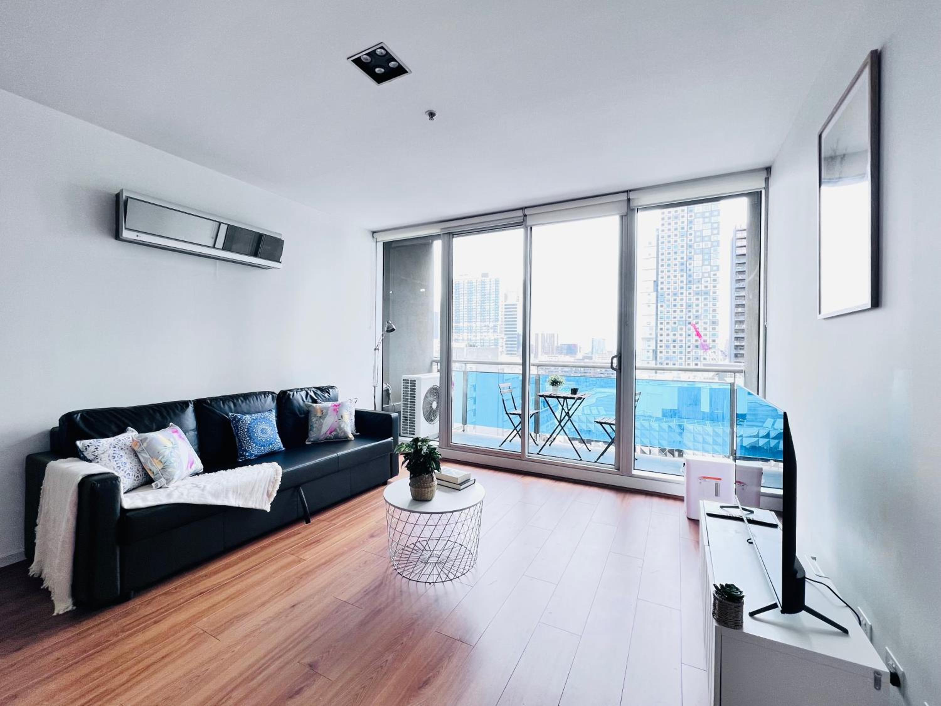 MelbCBD Central NYE Fireworks large 3BR2BTH GymPool