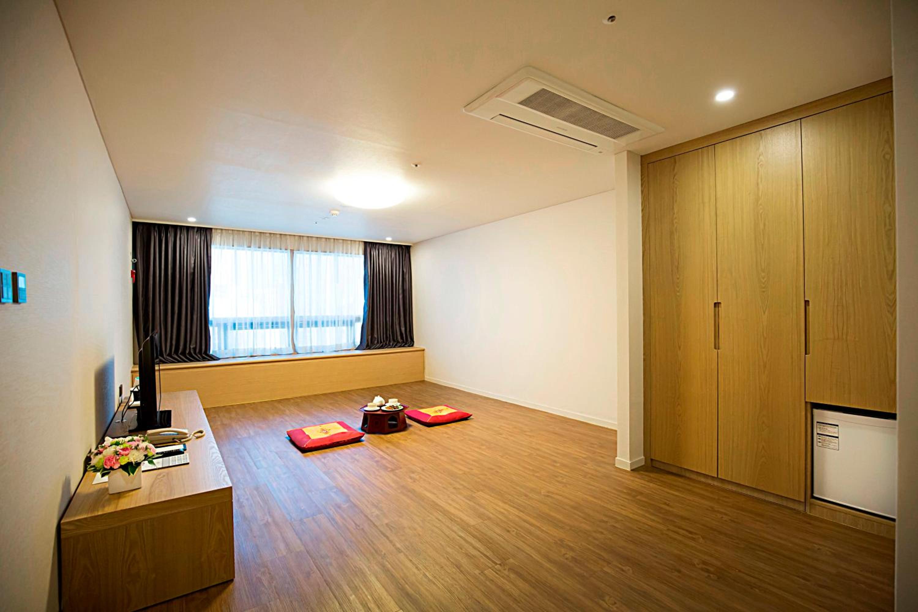Jeju Vacations - Best Western Jeju Hotel - Property Image 3