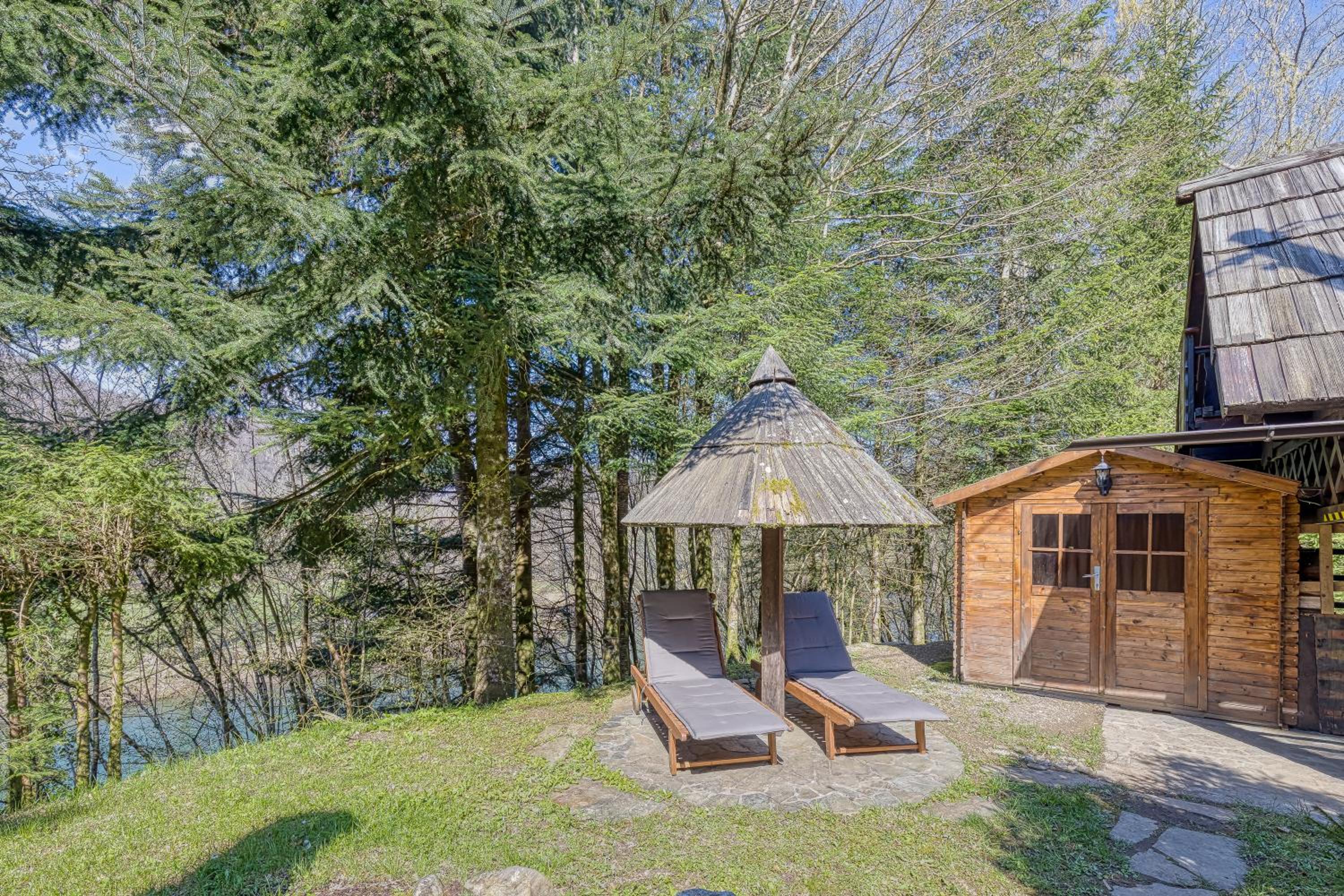 Fani's Riverside Cottage - Happy Rentals view 2