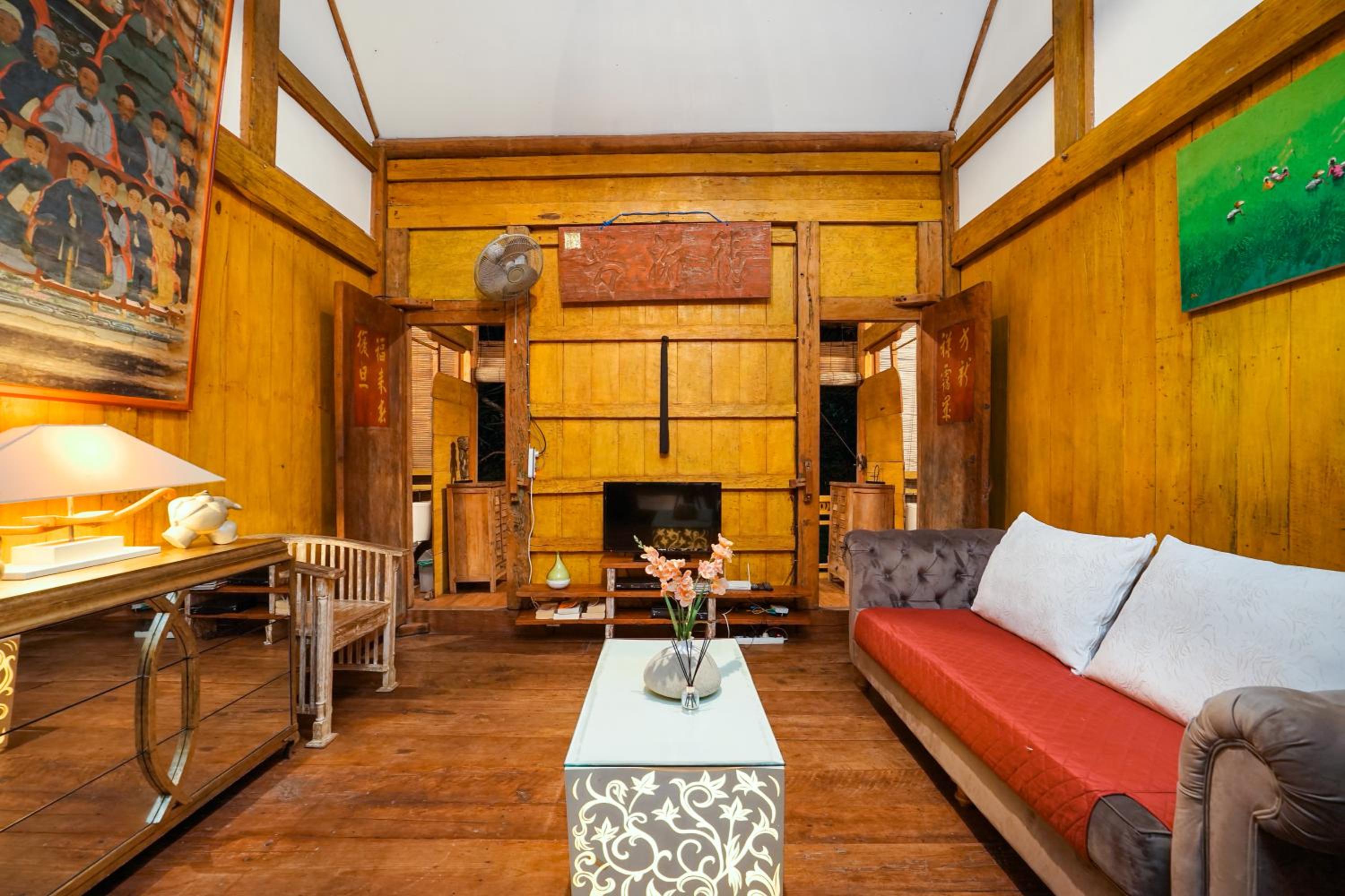 Villa Pagoda, Sumptuous 4BR Villa with Tropical Vibes in Seminyak view 2