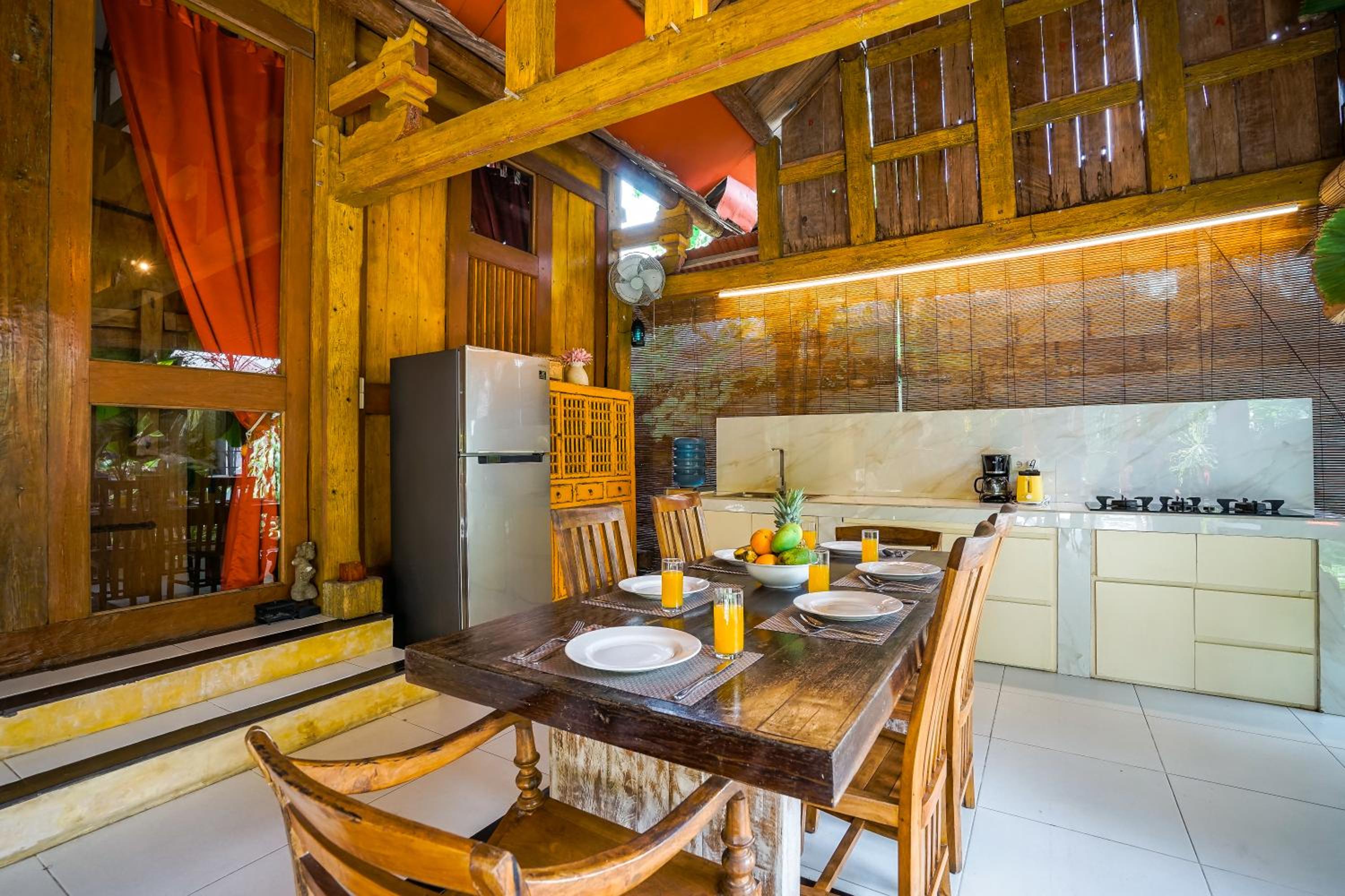 Villa Pagoda, Sumptuous 4BR Villa with Tropical Vibes in Seminyak view 5